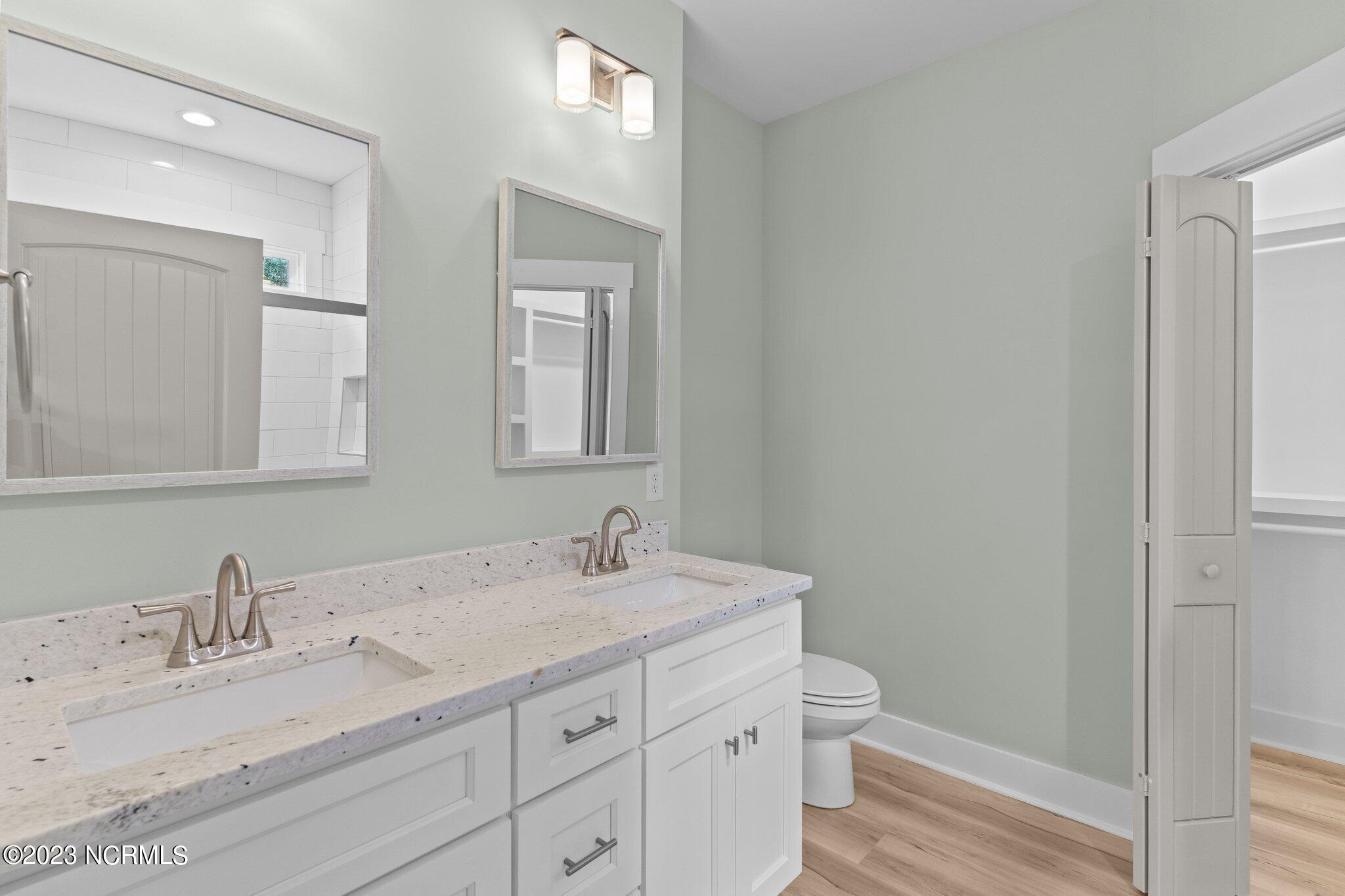 3177 Island Drive SE