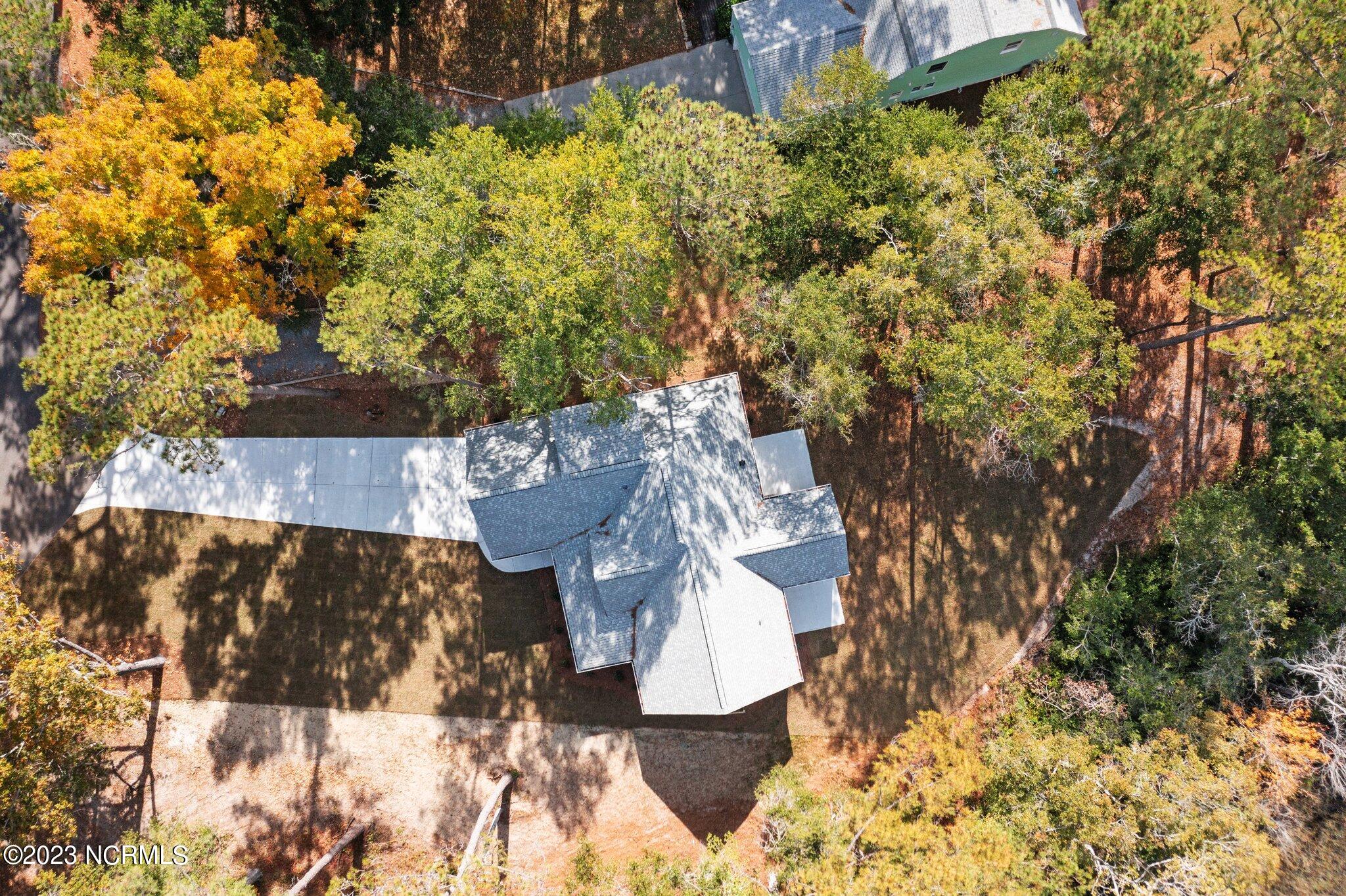 3177 Island Drive SE