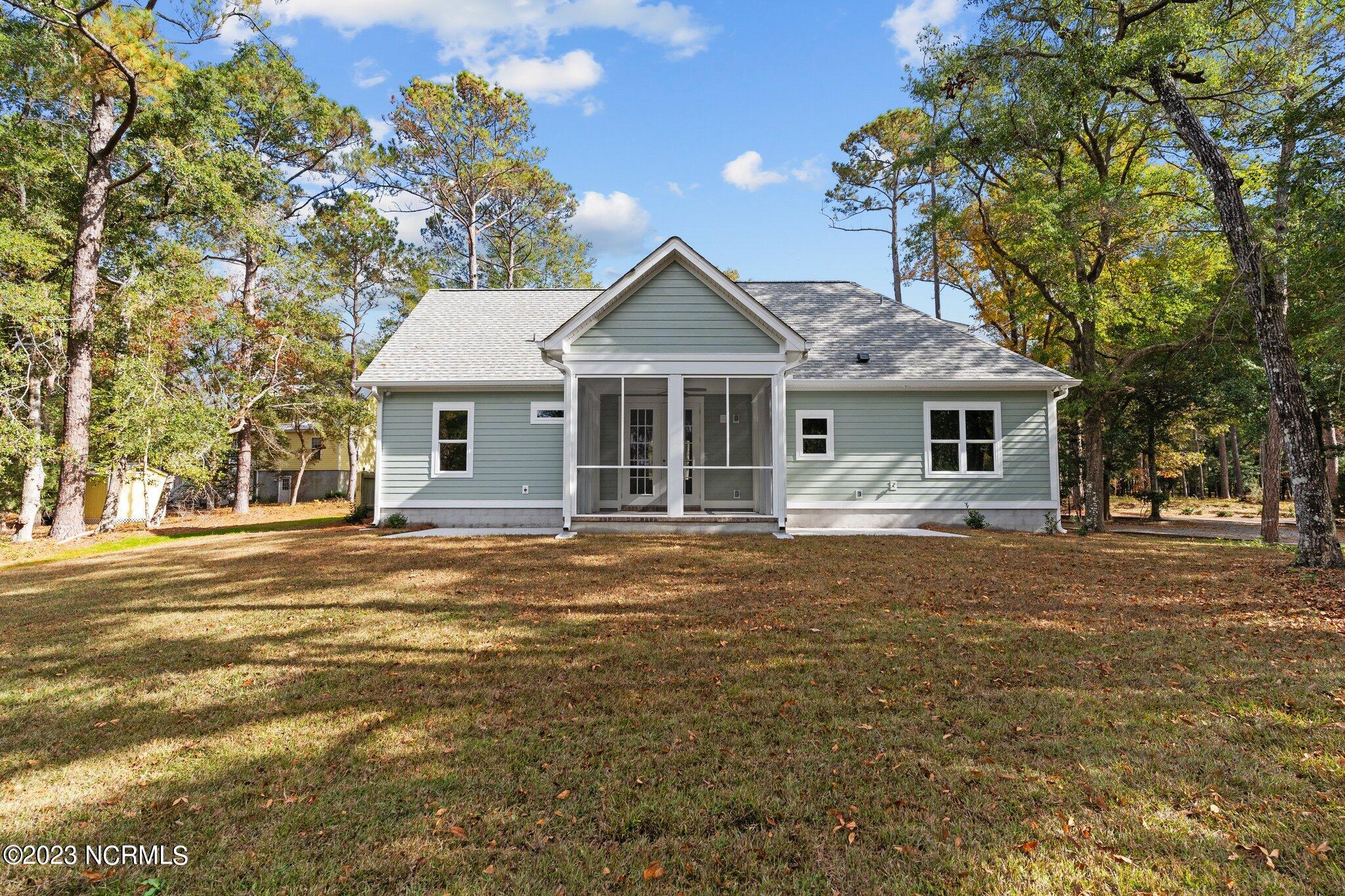 3177 Island Drive SE