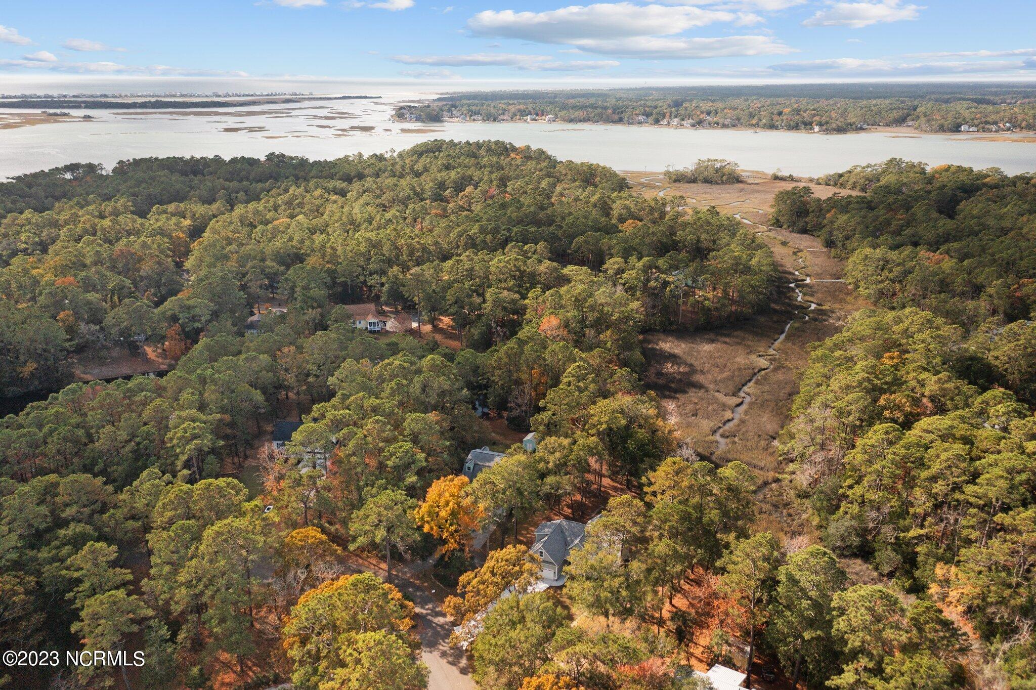 3177 Island Drive SE