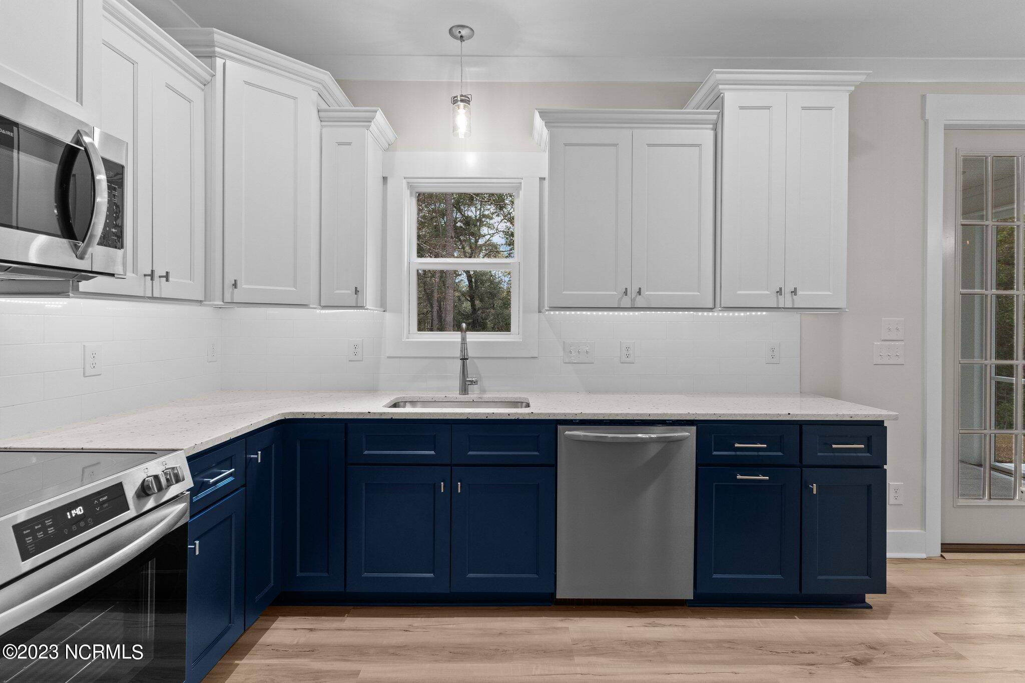 3177 Island Drive SE