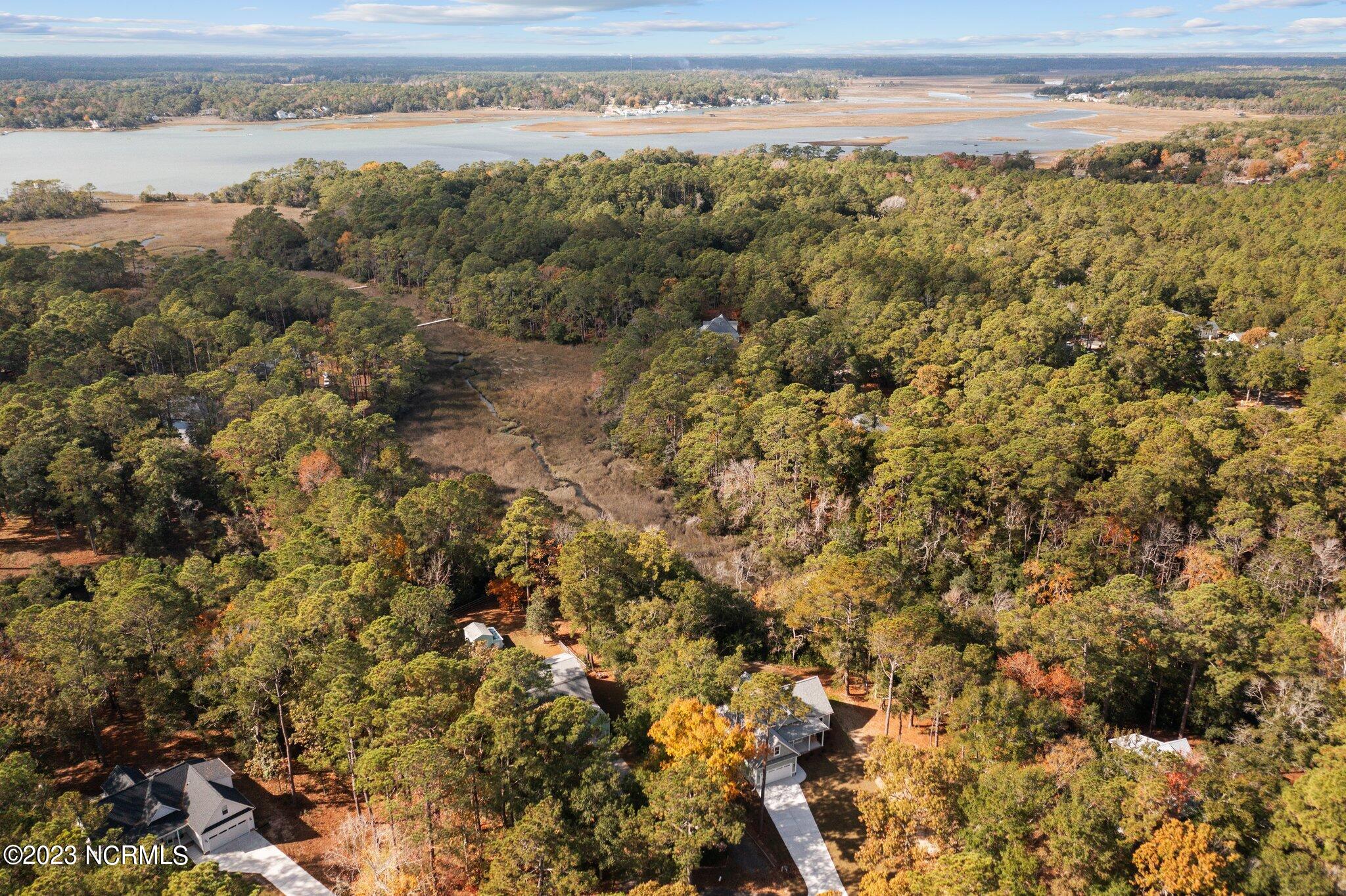 3177 Island Drive SE