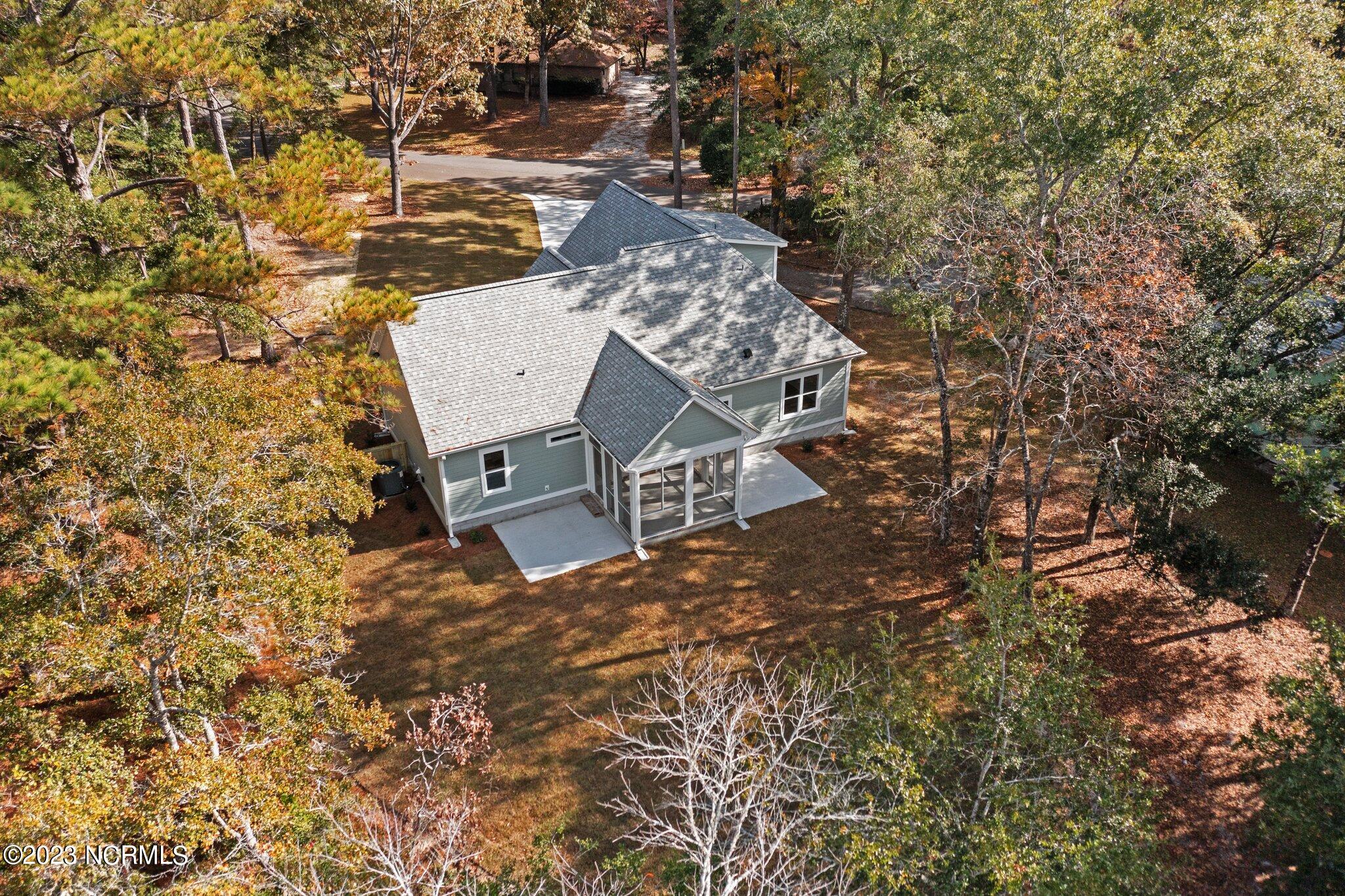 3177 Island Drive SE