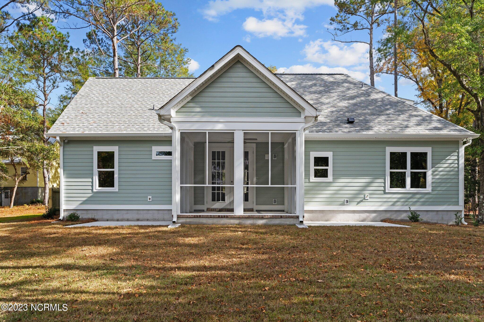 3177 Island Drive SE