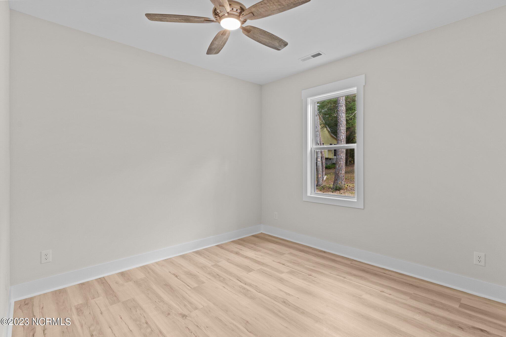 3177 Island Drive SE