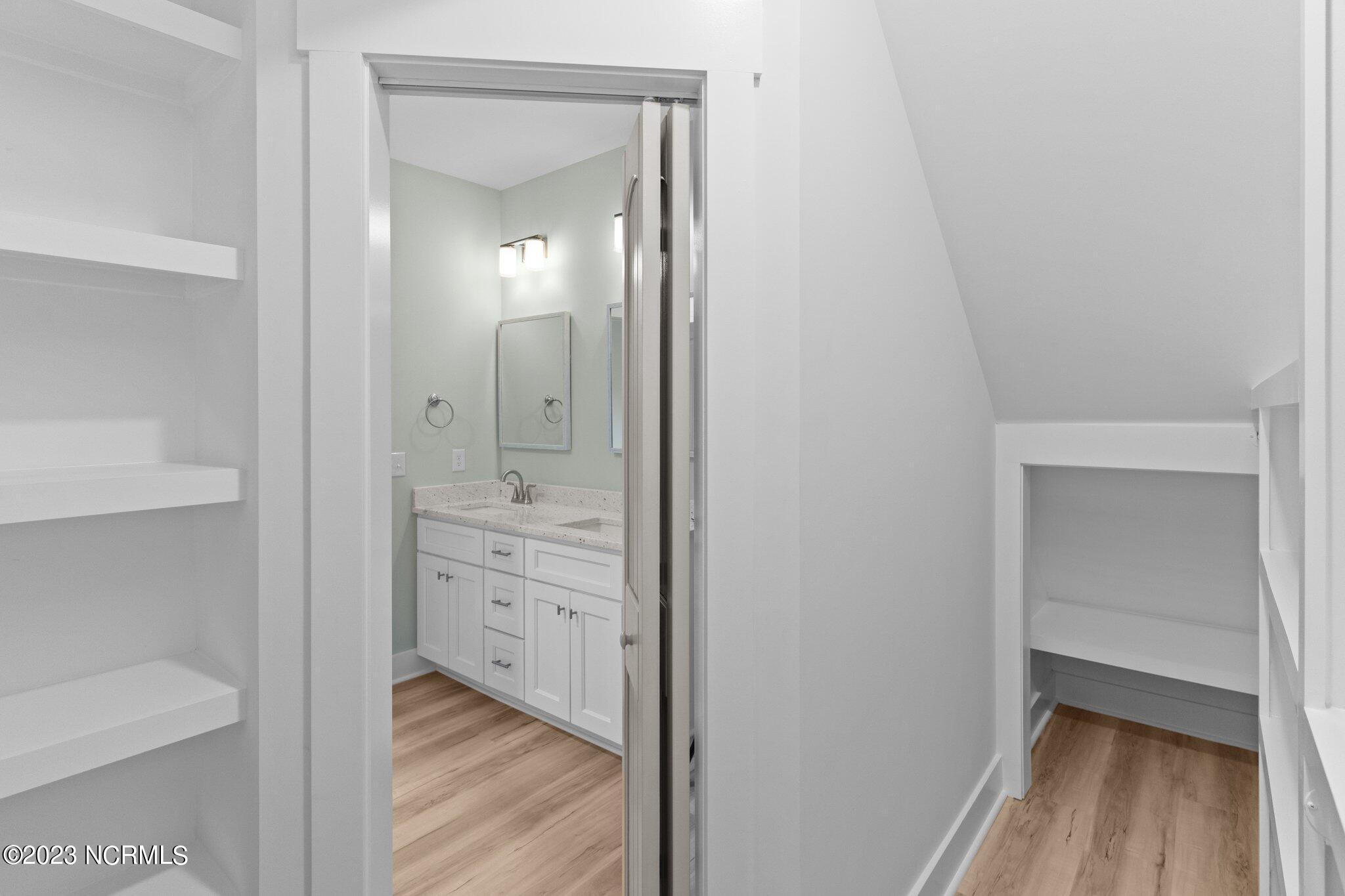 3177 Island Drive SE