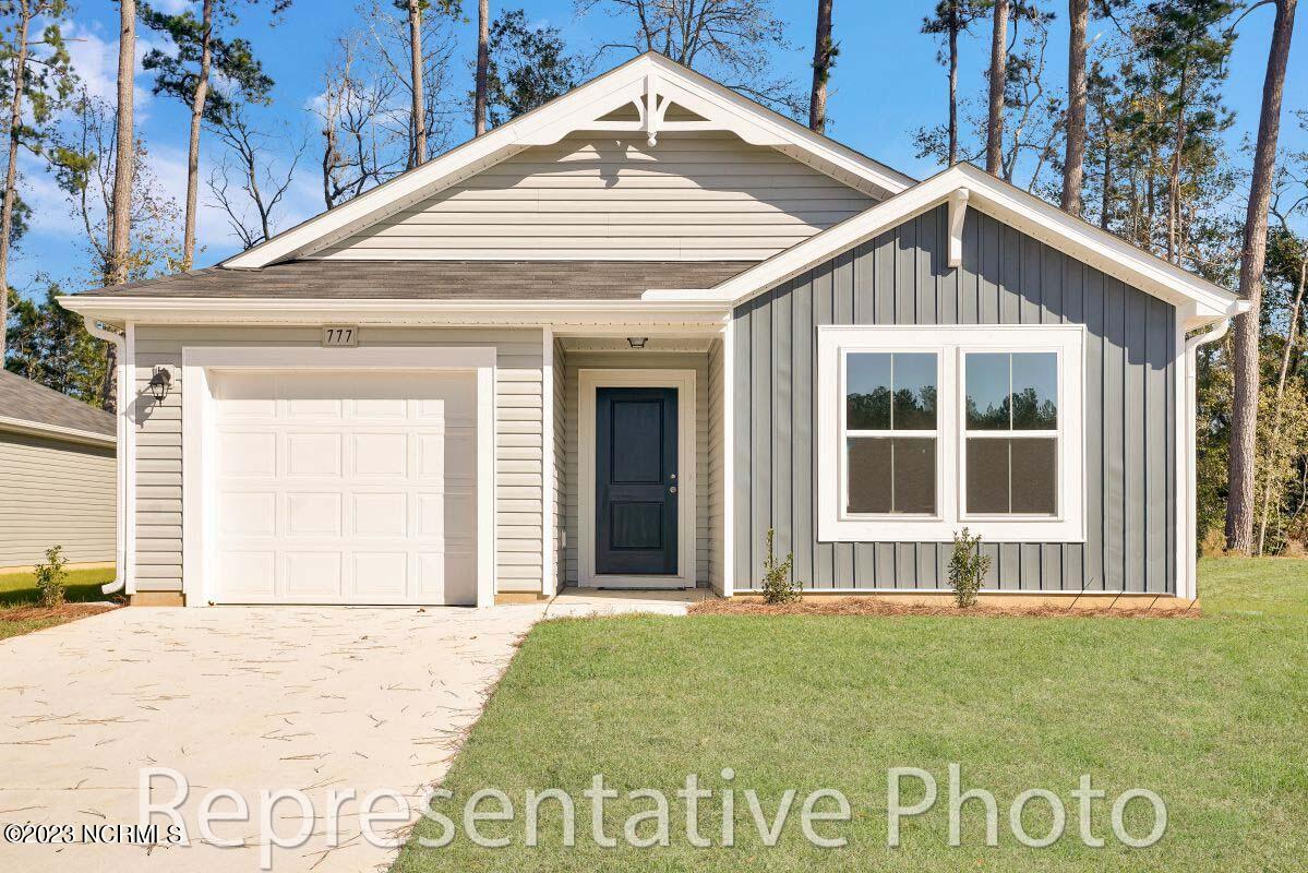 1746 E Coronado Avenue SE