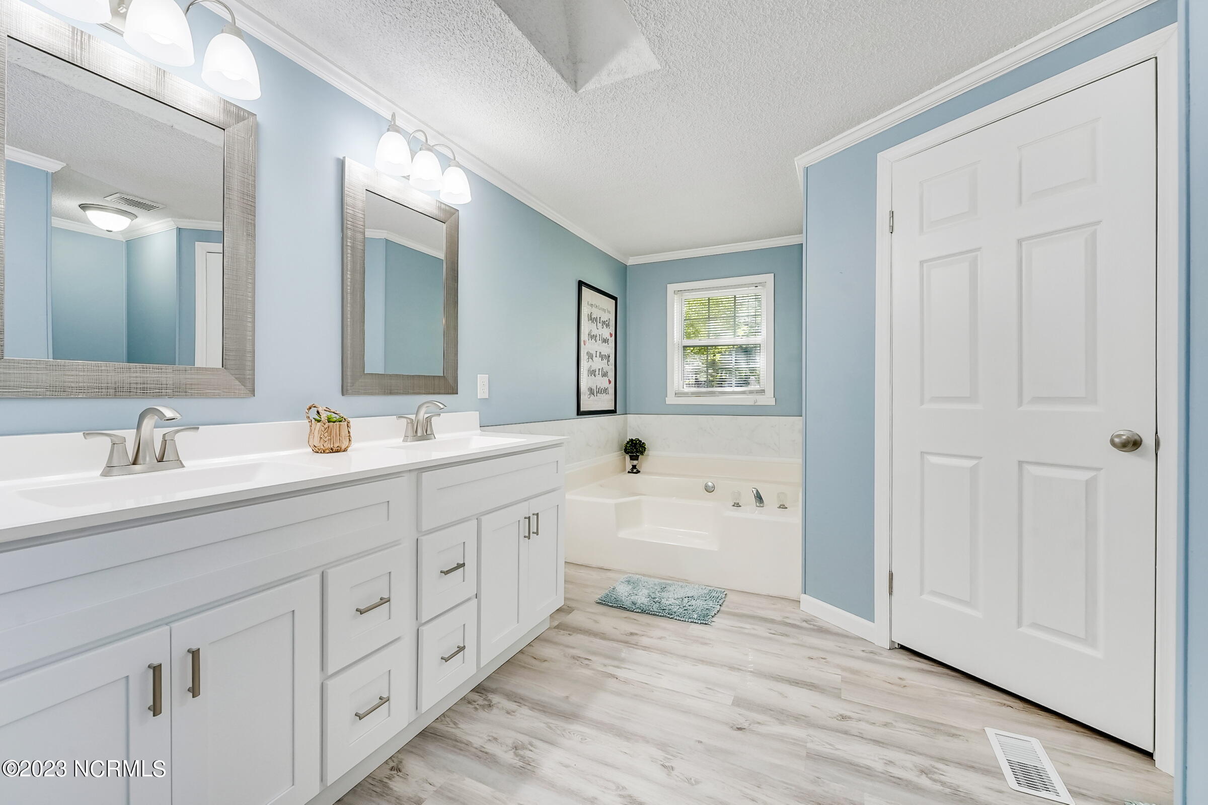 674 Beachwood Drive SE