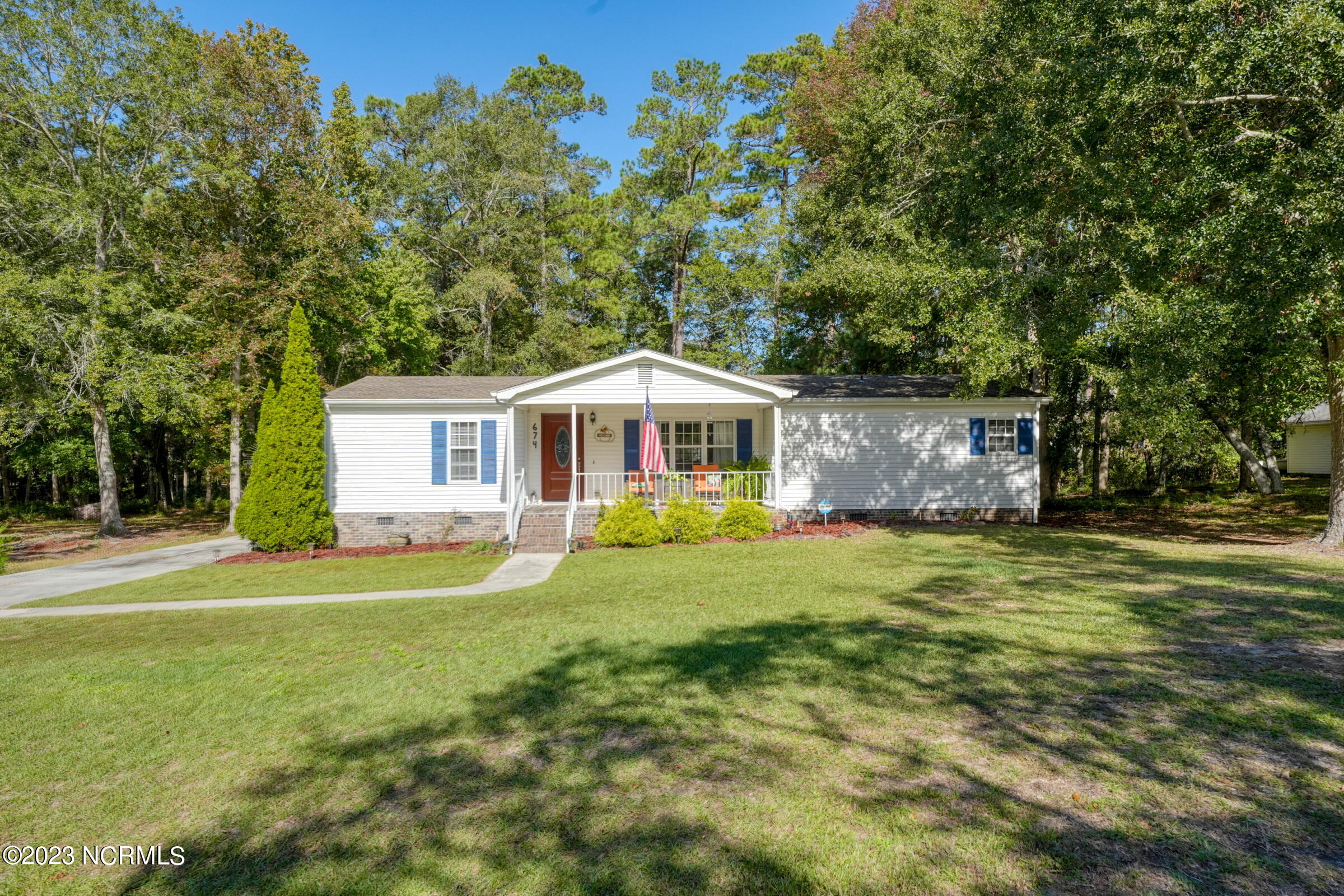 674 Beachwood Drive SE