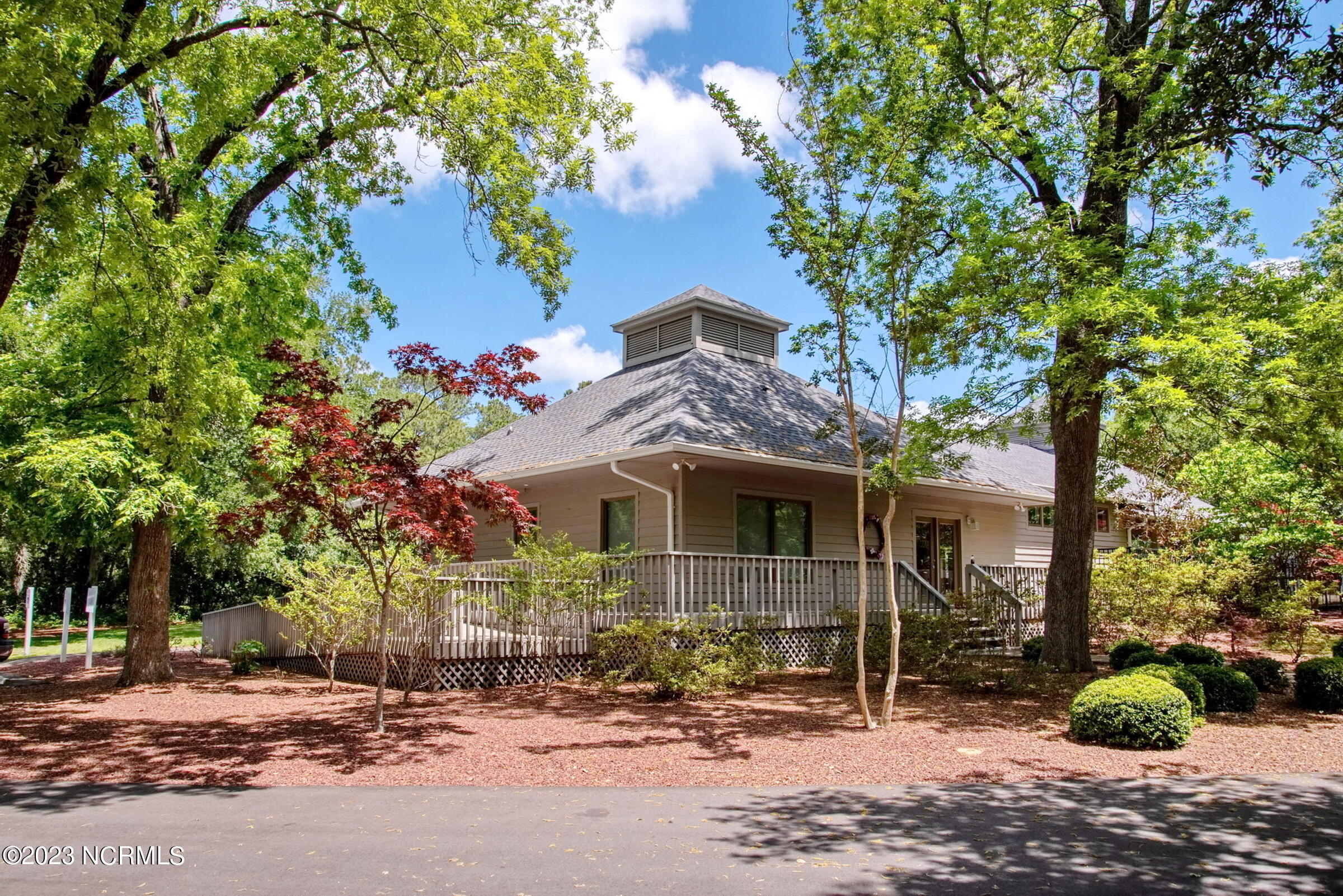 674 Beachwood Drive SE