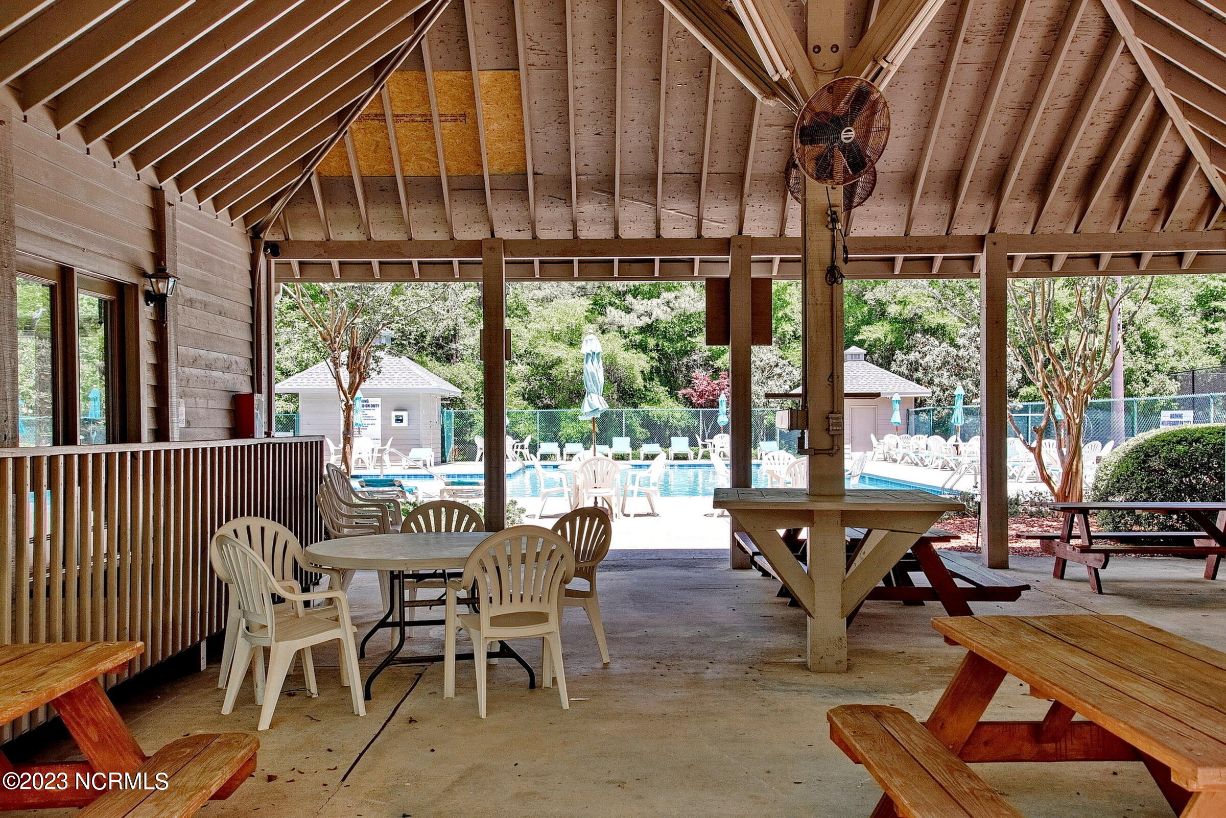 674 Beachwood Drive SE