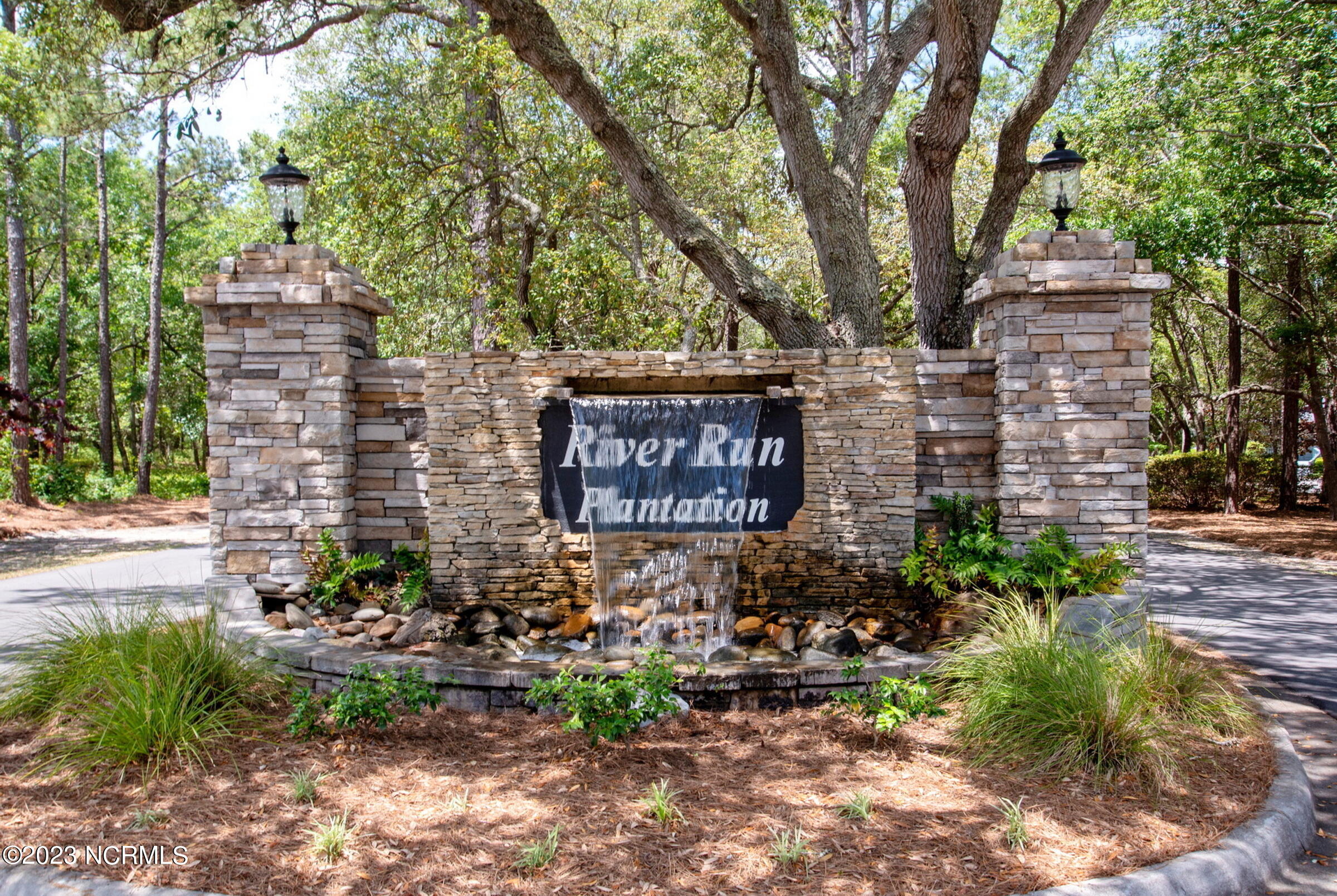 674 Beachwood Drive SE