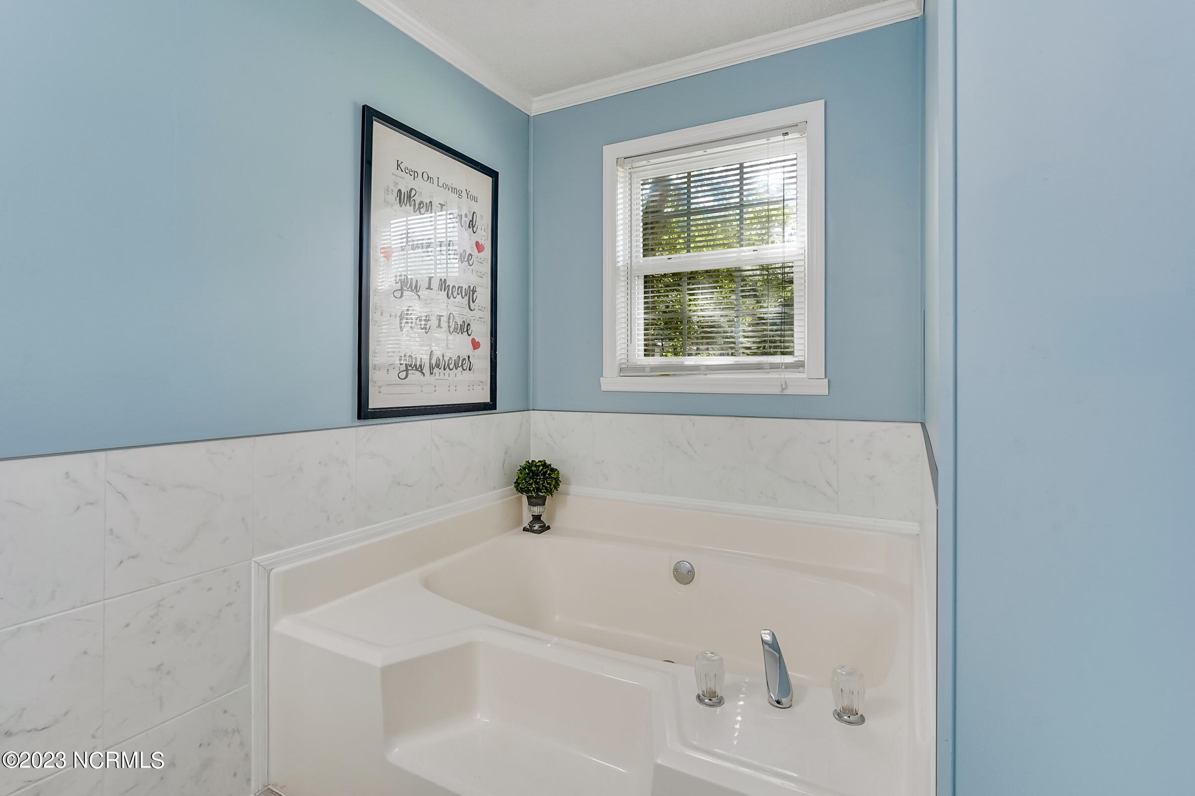 674 Beachwood Drive SE