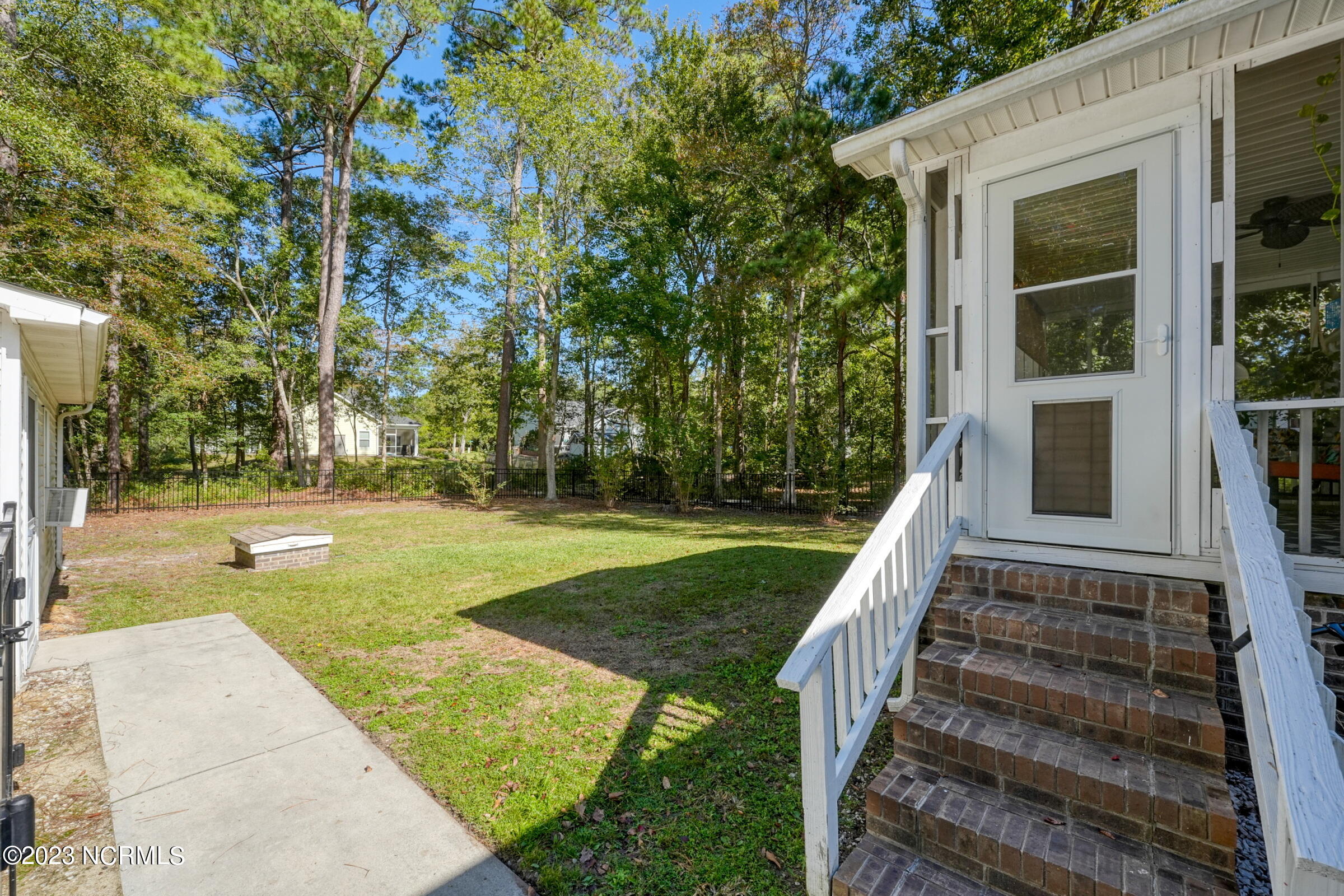 674 Beachwood Drive SE