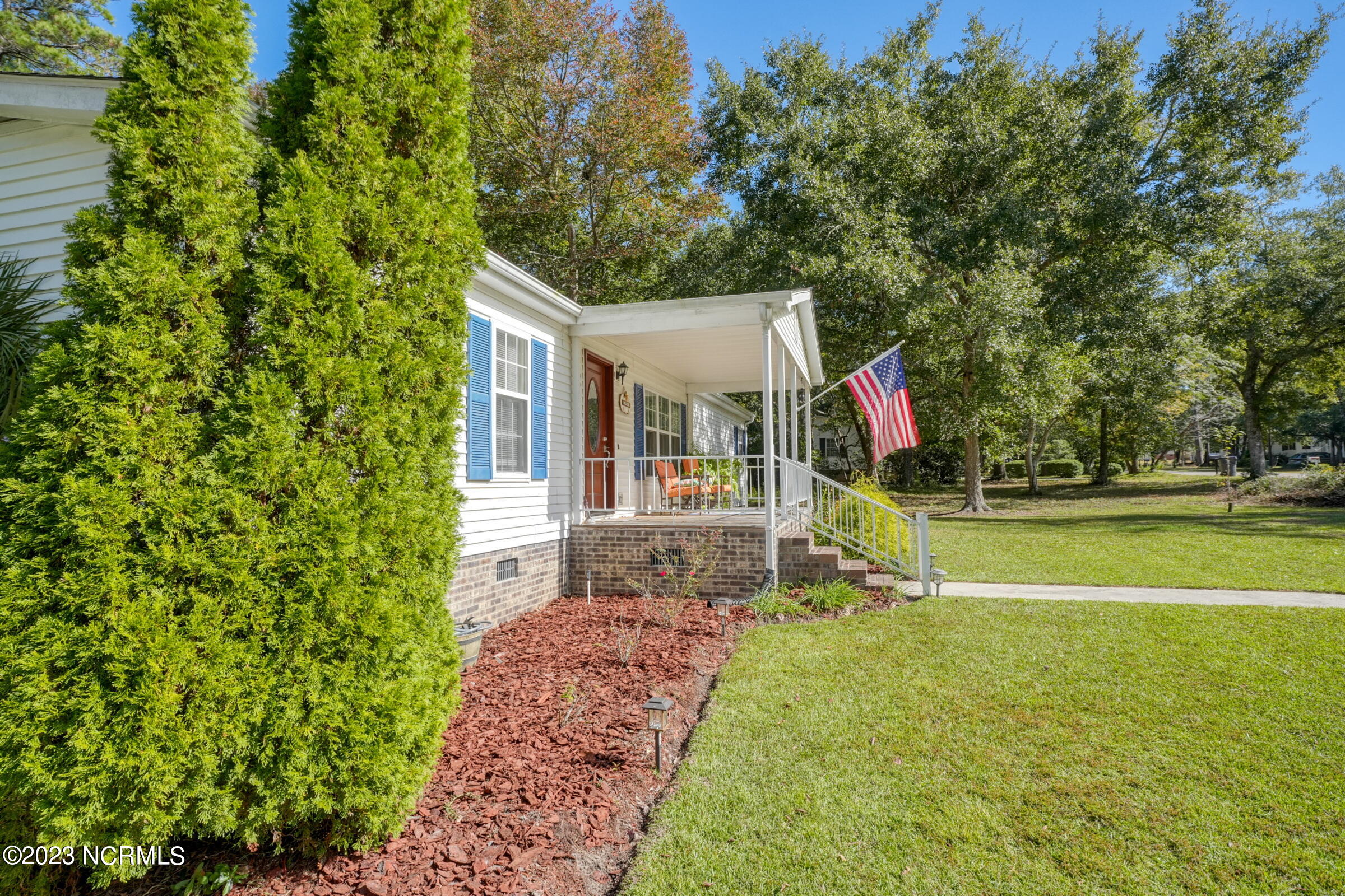 674 Beachwood Drive SE