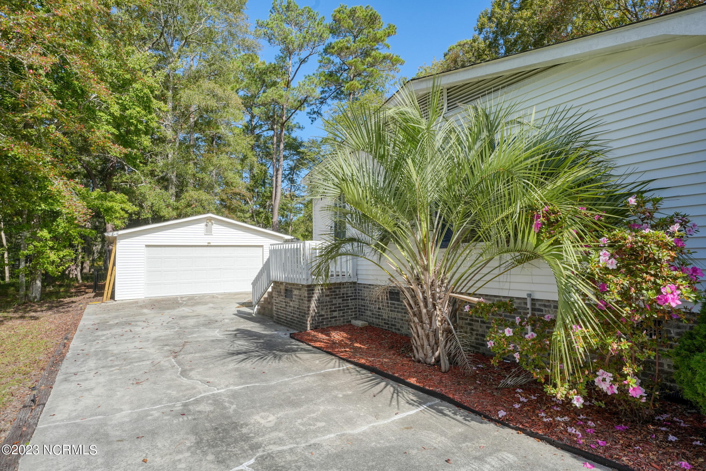 674 Beachwood Drive SE