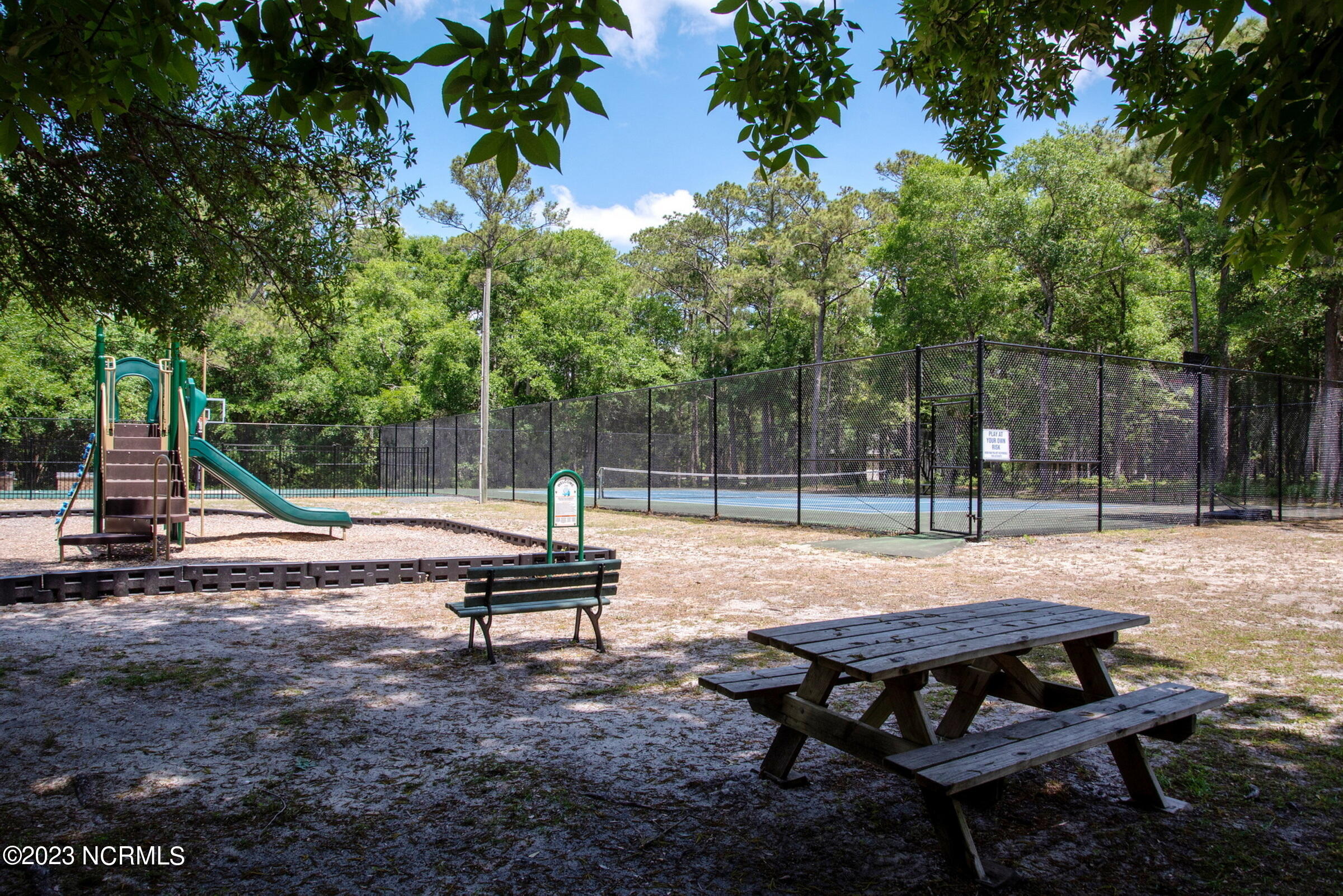 674 Beachwood Drive SE