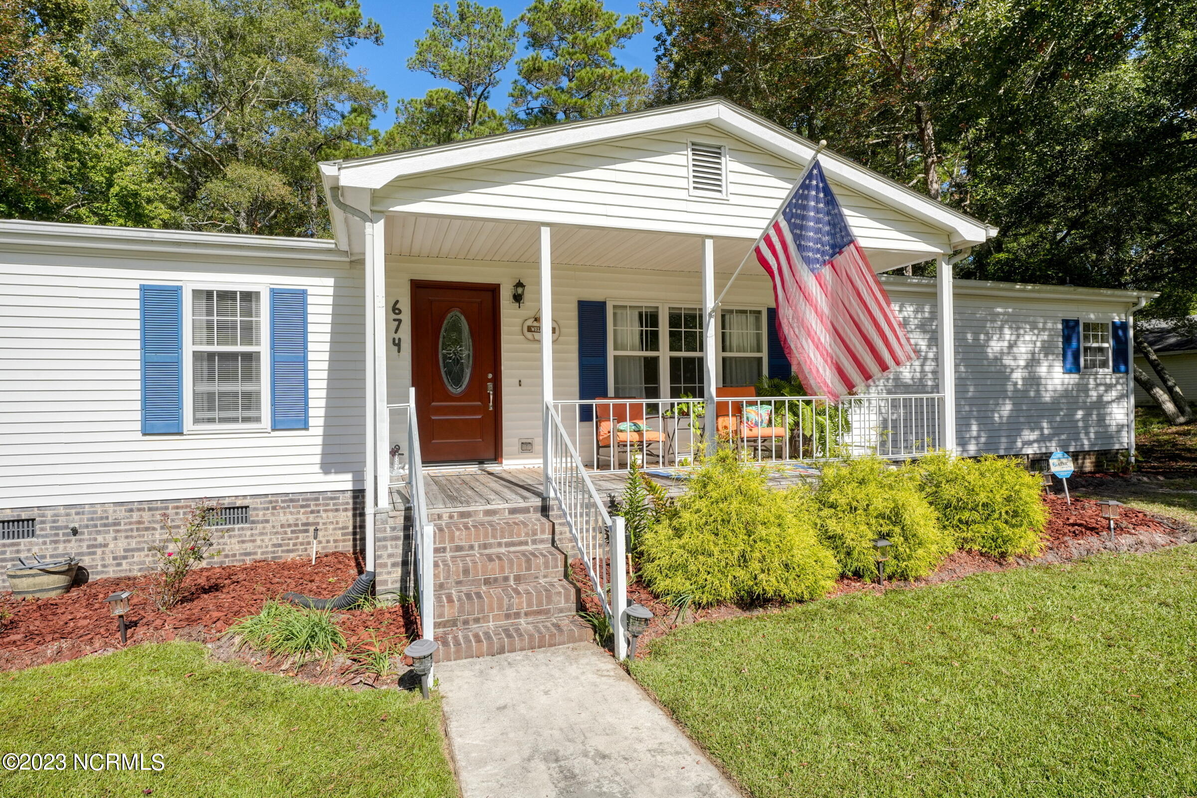 674 Beachwood Drive SE