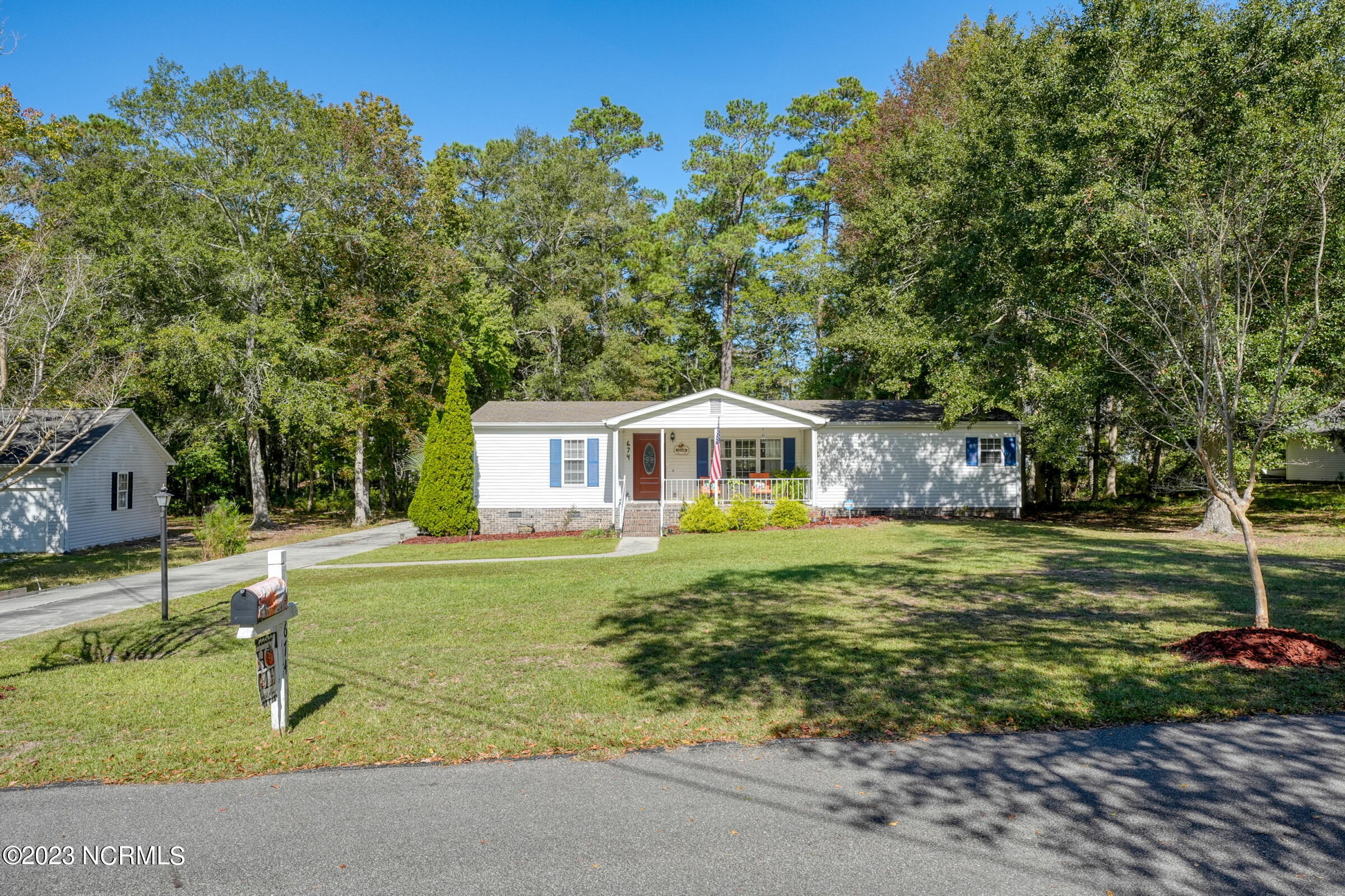 674 Beachwood Drive SE