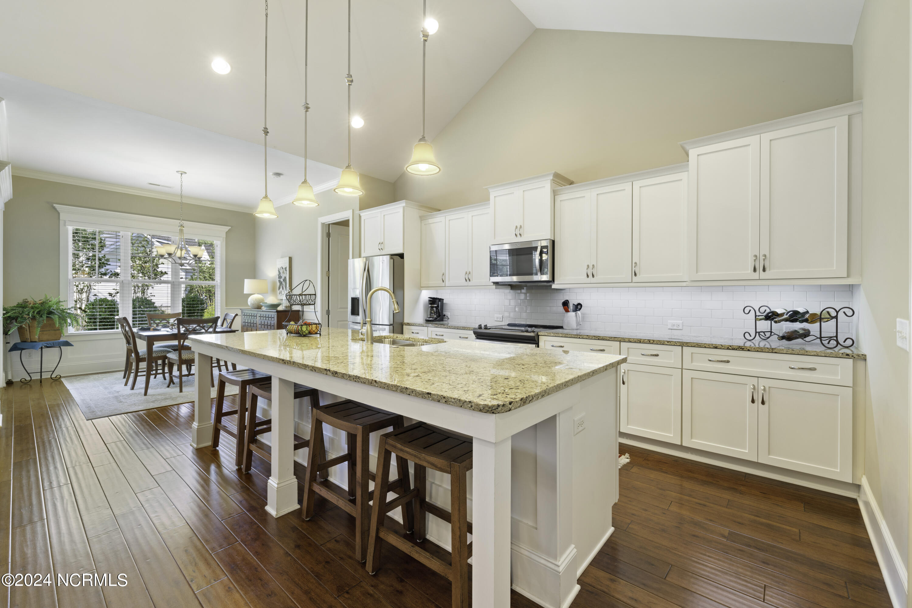 2926 Moorings Way SE