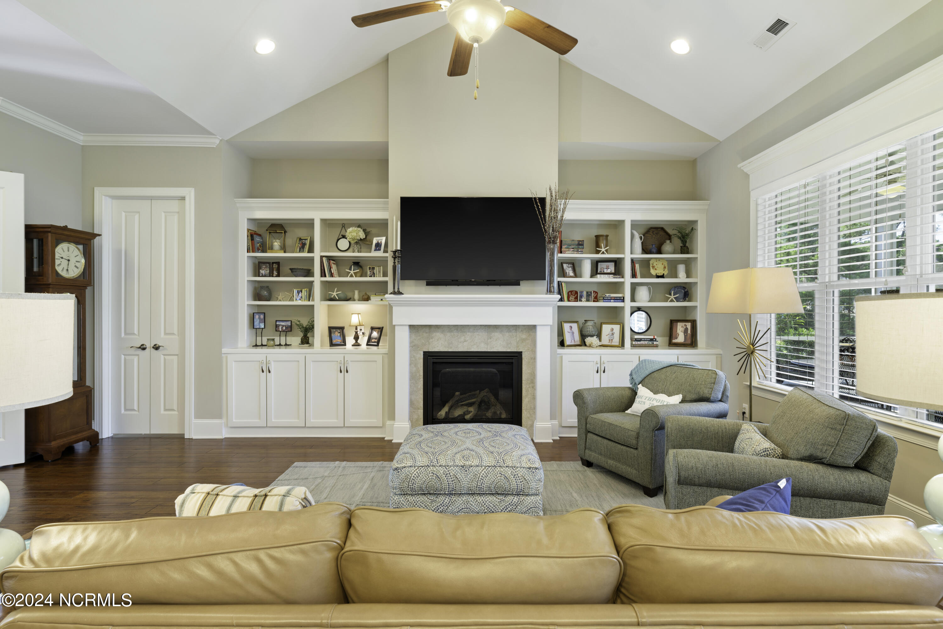 2926 Moorings Way SE