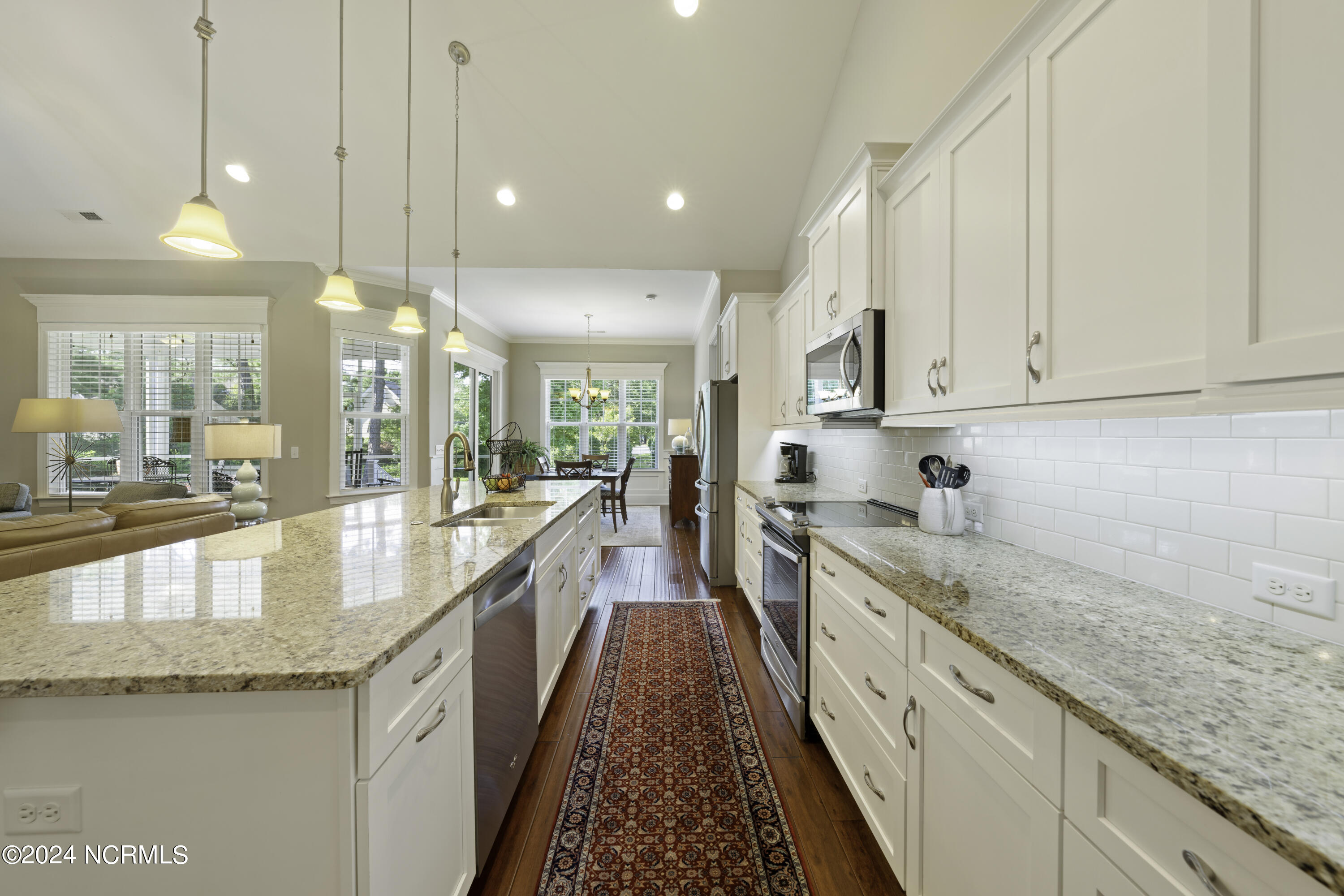 2926 Moorings Way SE