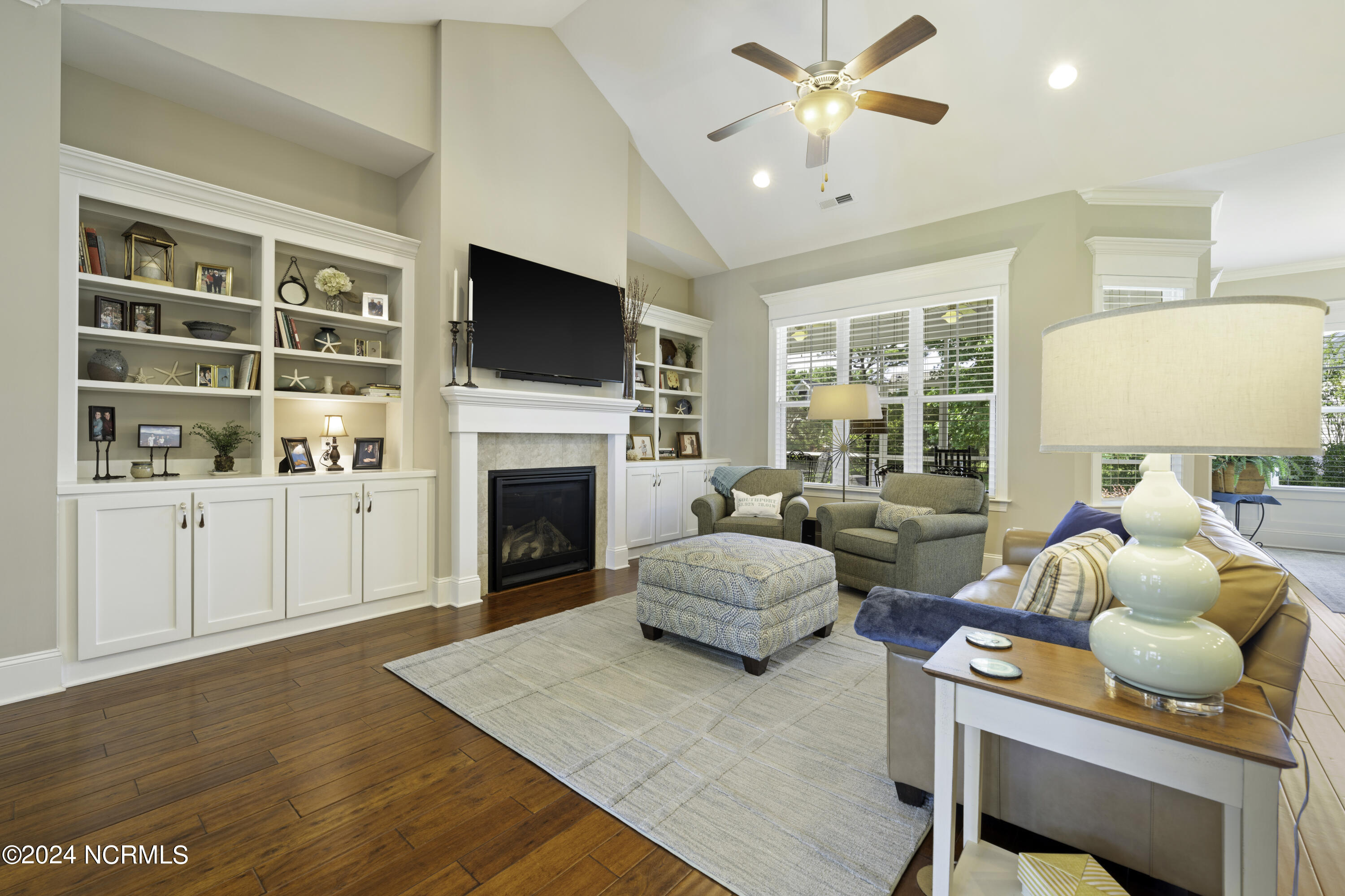 2926 Moorings Way SE