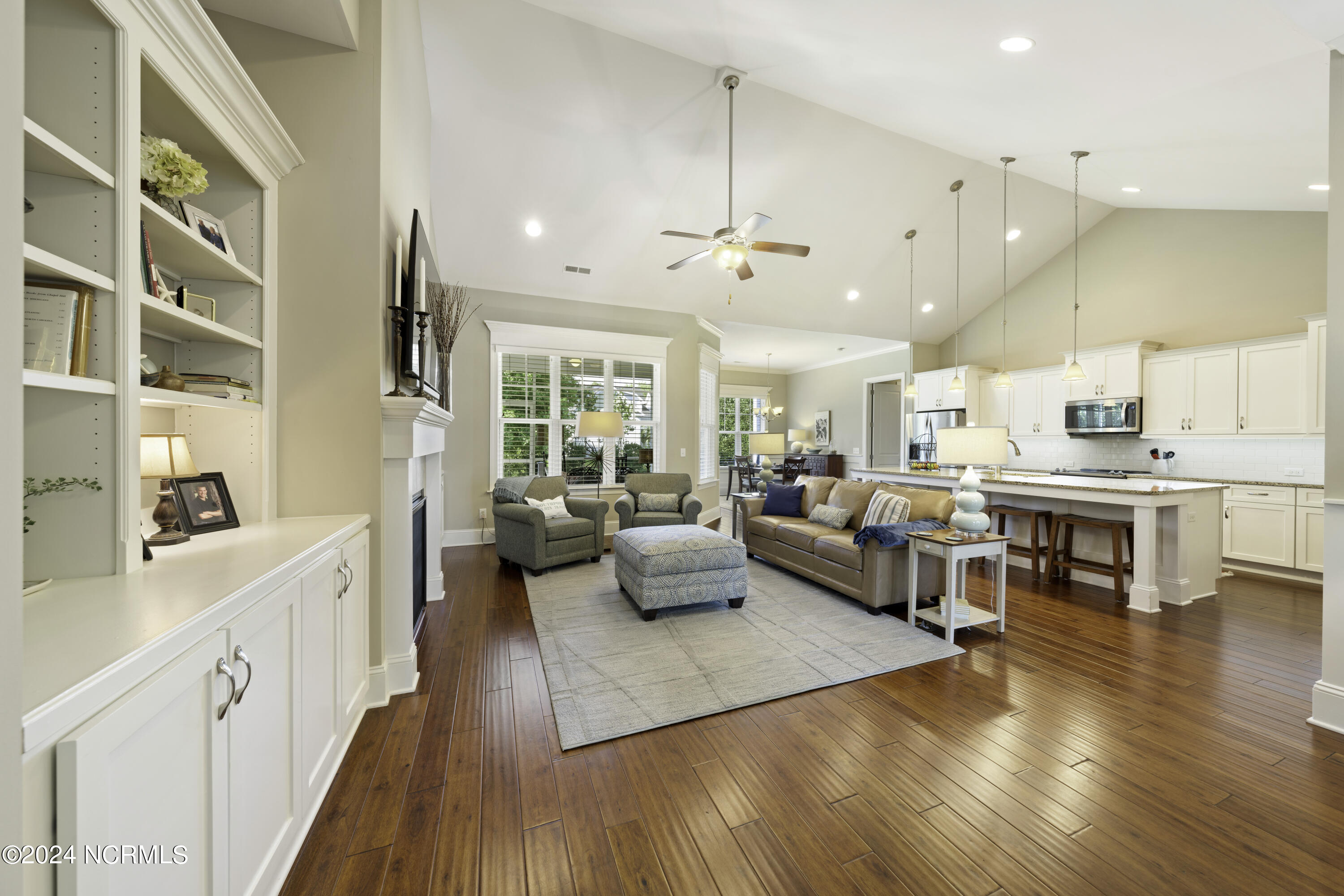 2926 Moorings Way SE