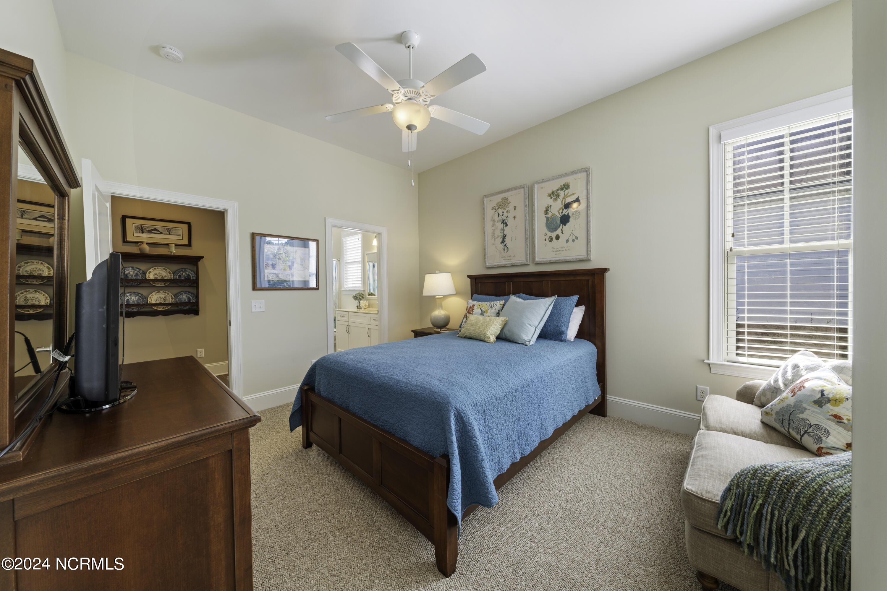 2926 Moorings Way SE