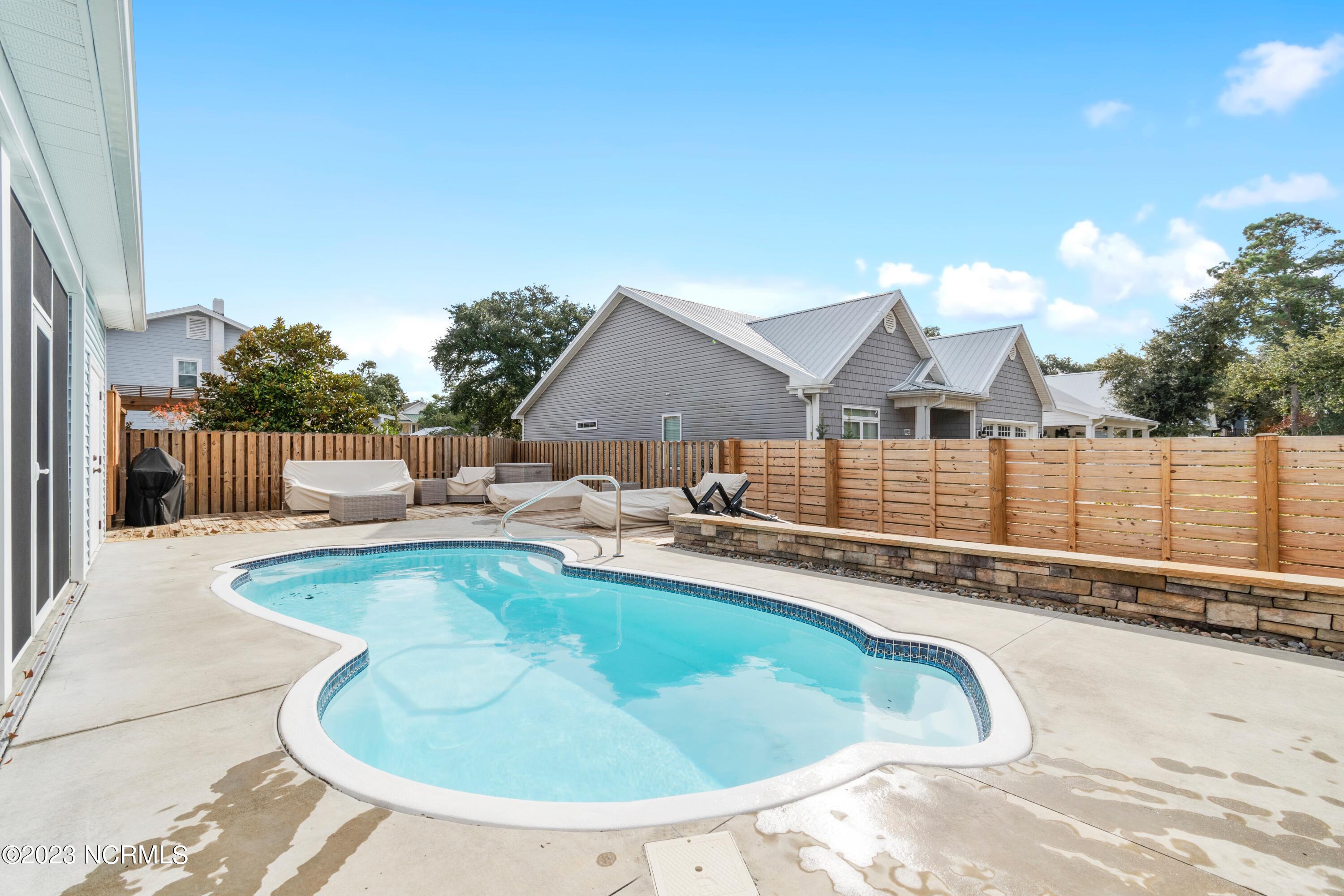 707 W Oak Island Drive