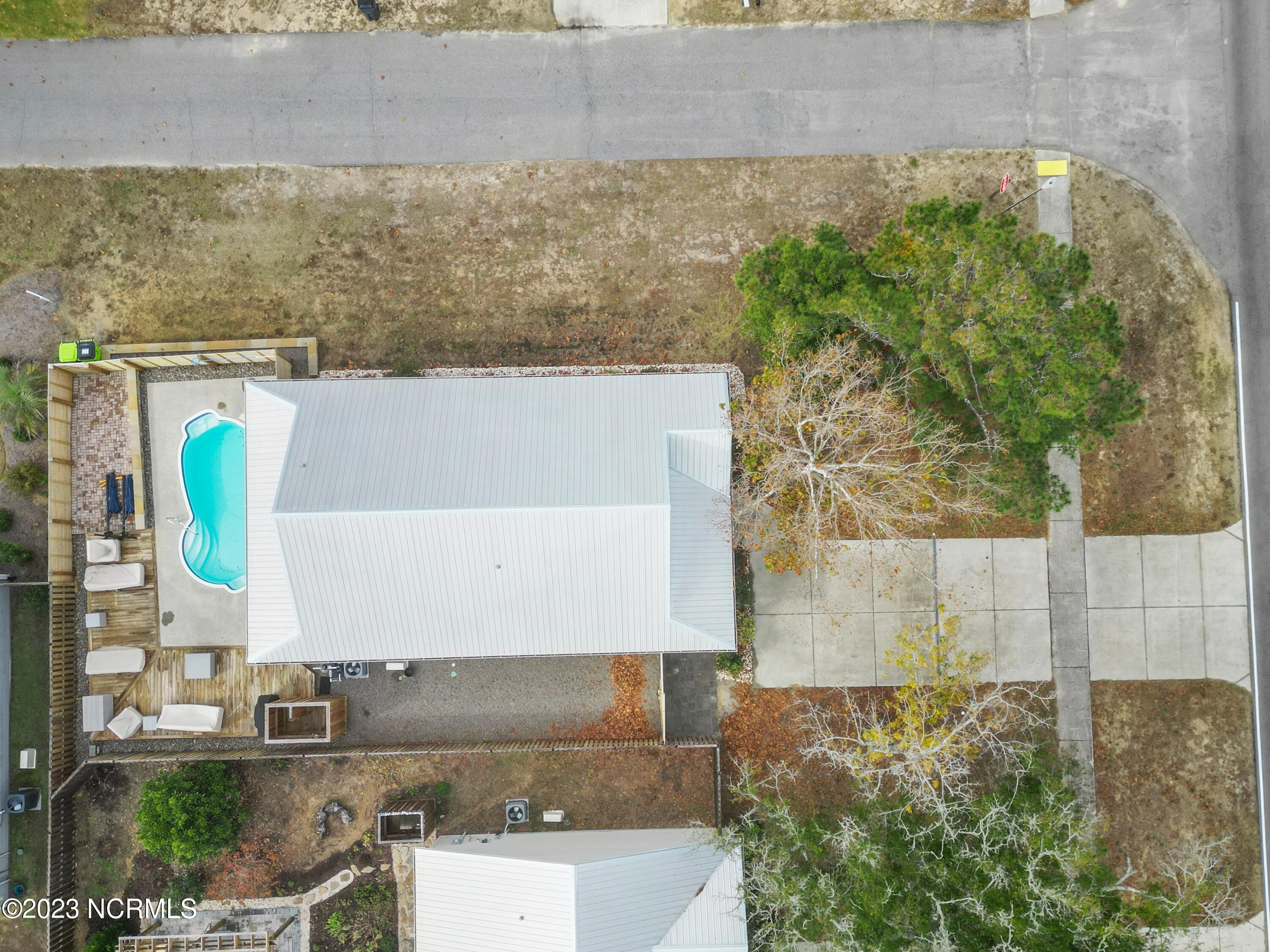 707 W Oak Island Drive