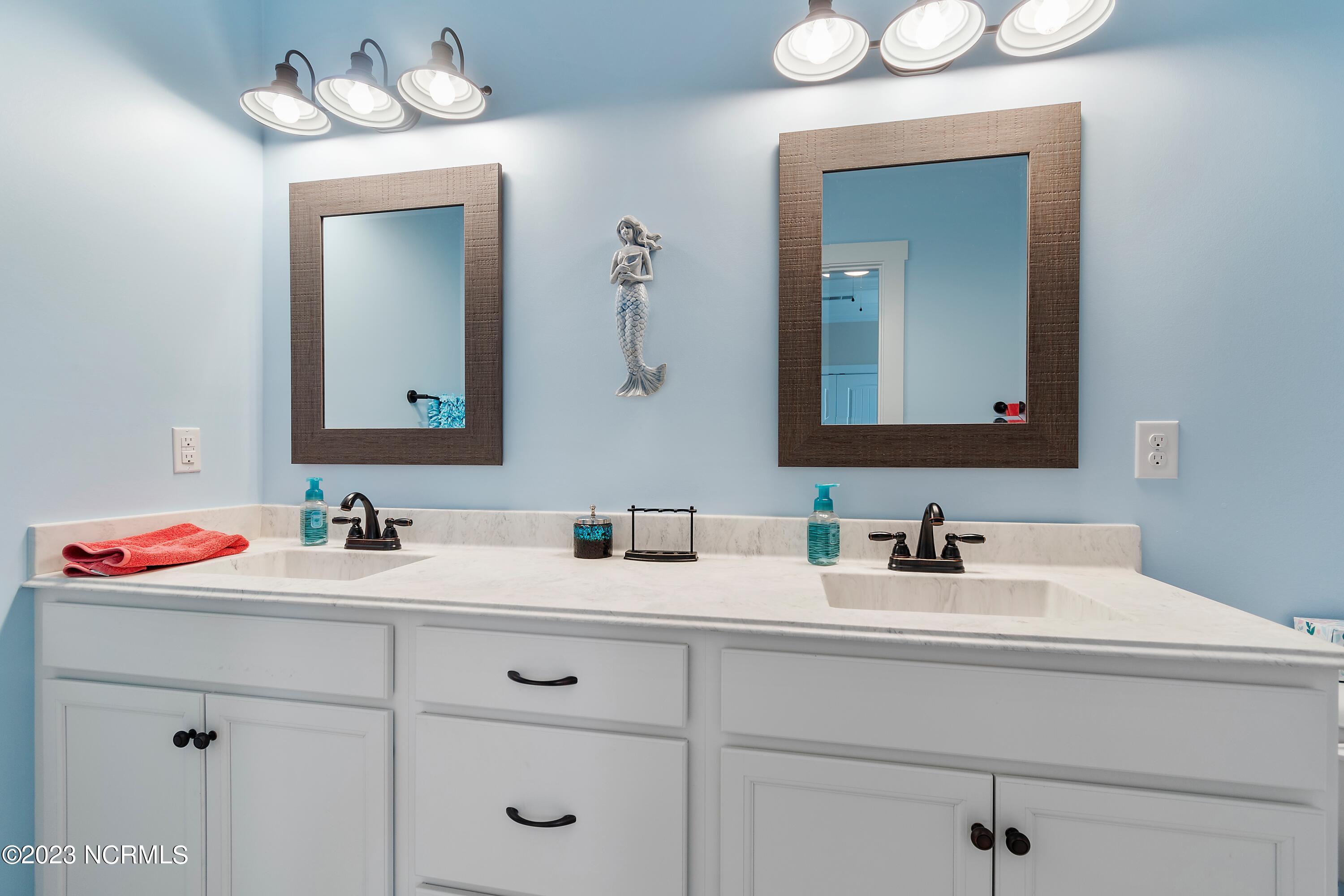 707 W Oak Island Drive