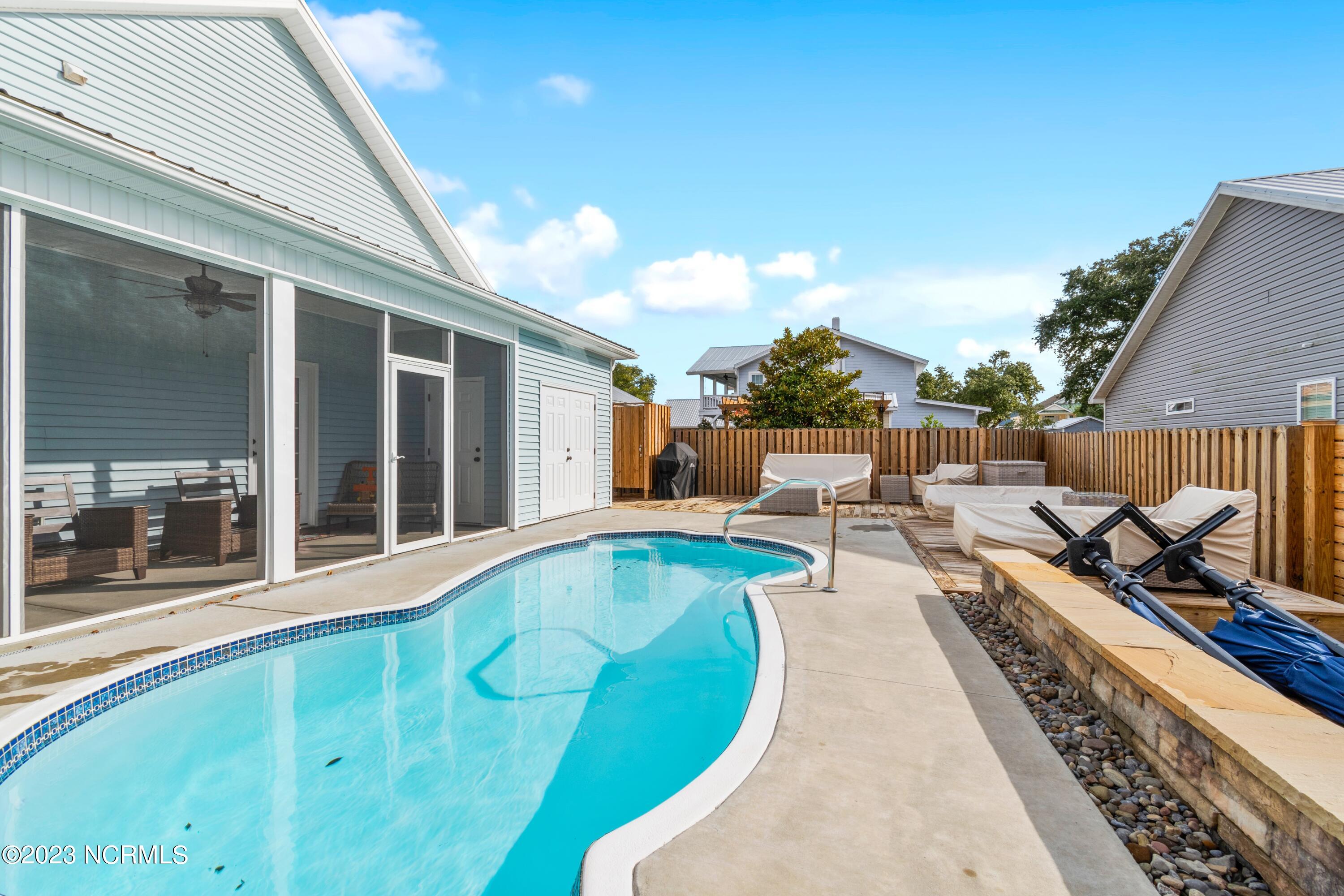 707 W Oak Island Drive