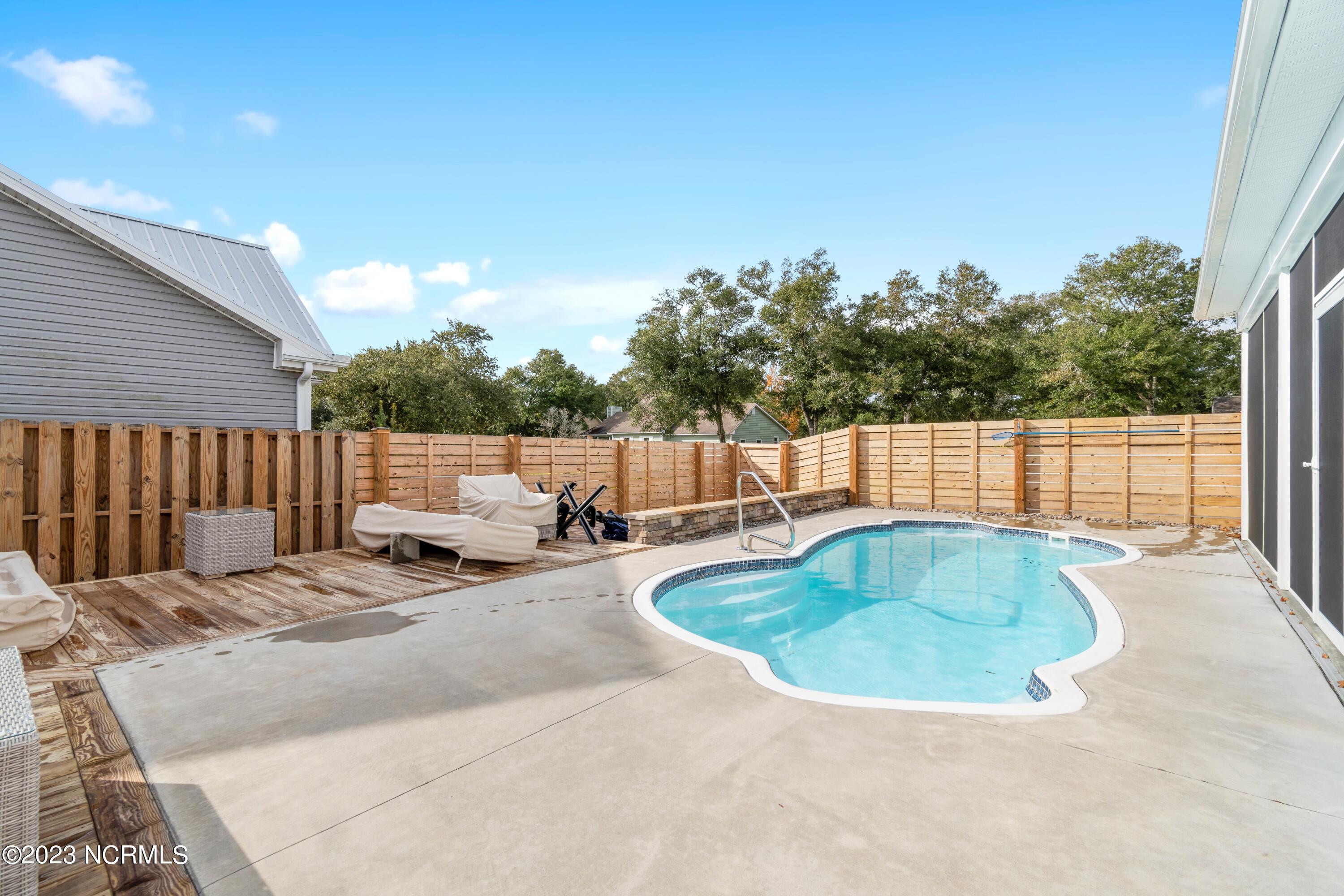 707 W Oak Island Drive