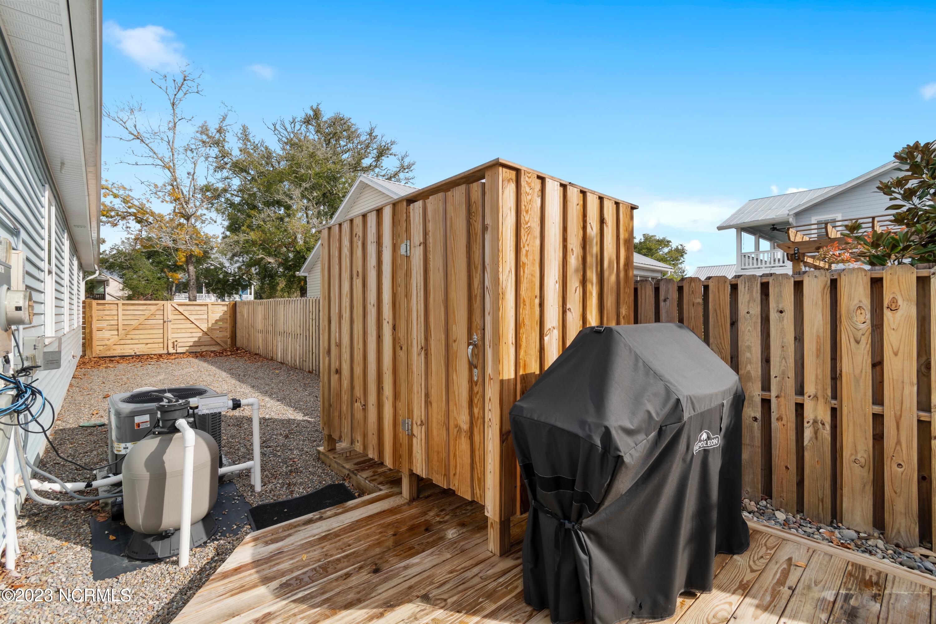 707 W Oak Island Drive