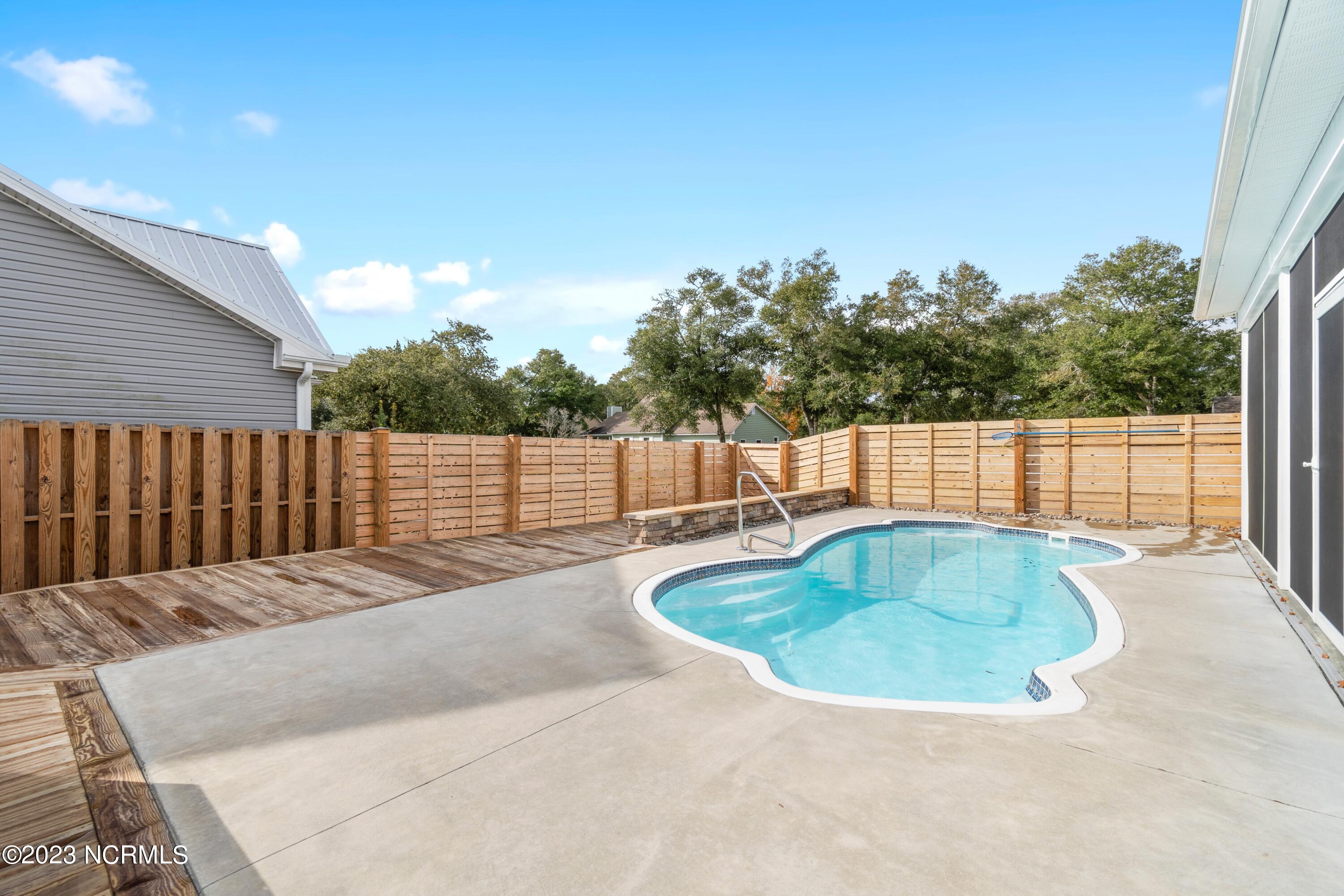 707 W Oak Island Drive