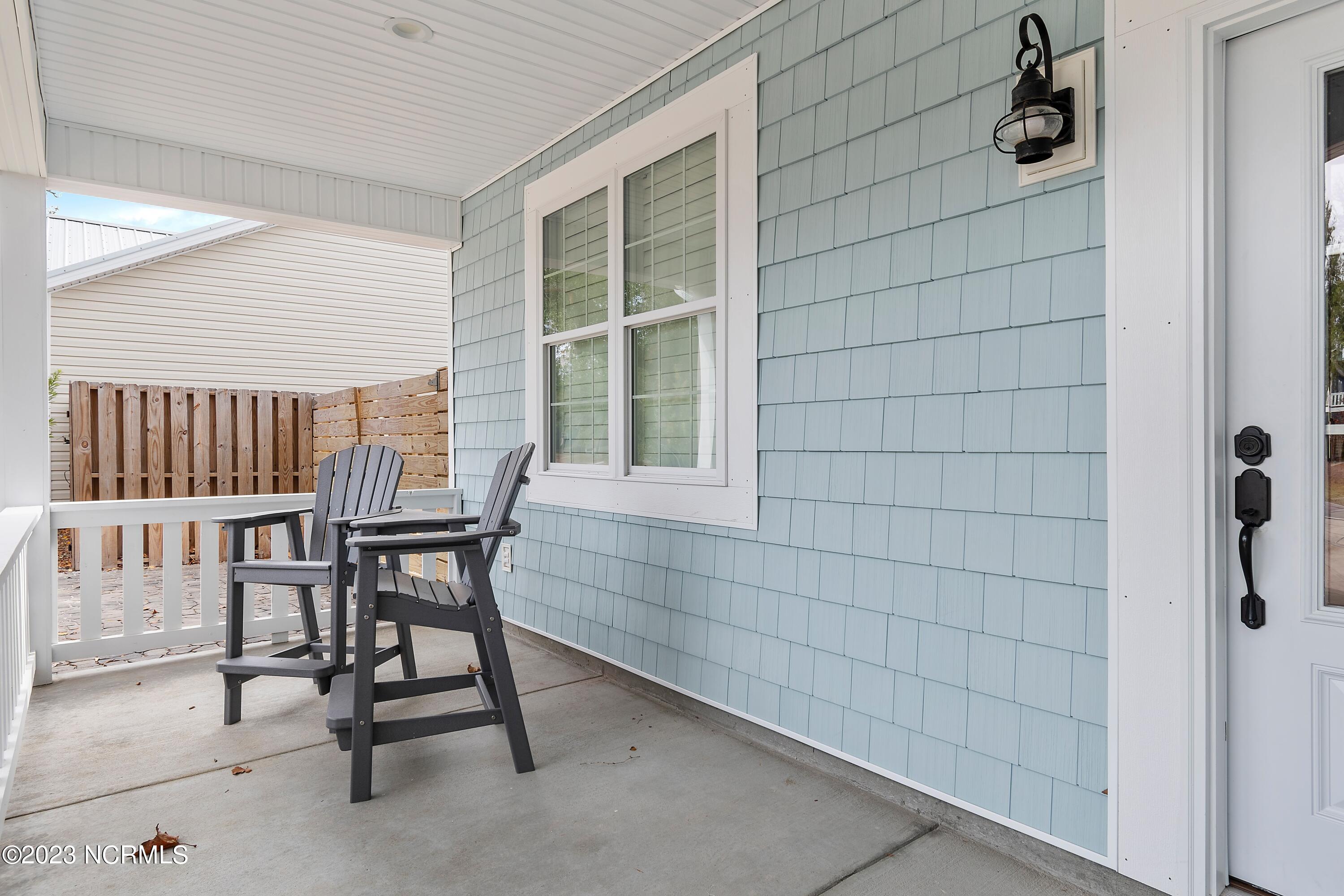 707 W Oak Island Drive