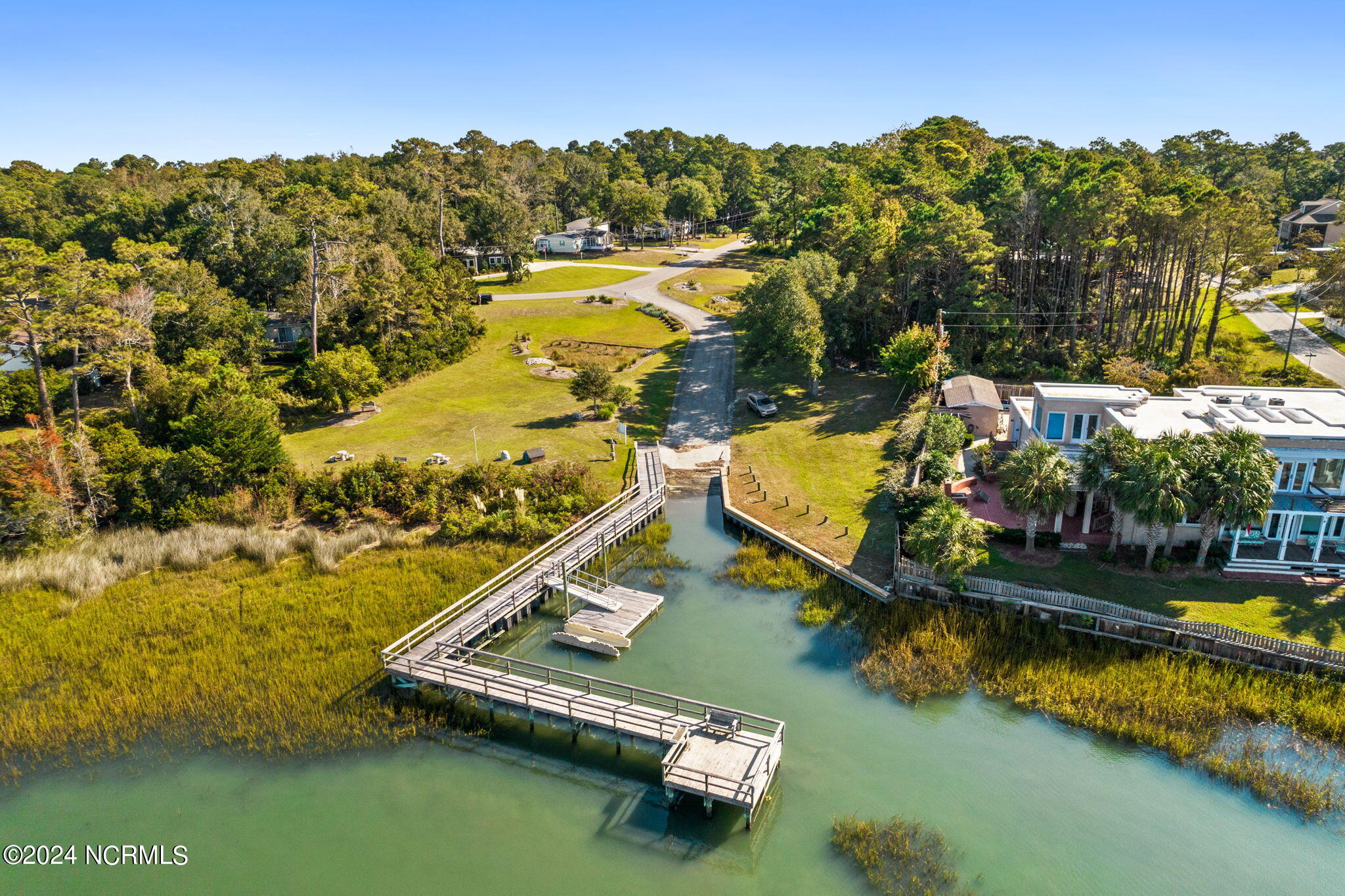 2988 Island Drive SE