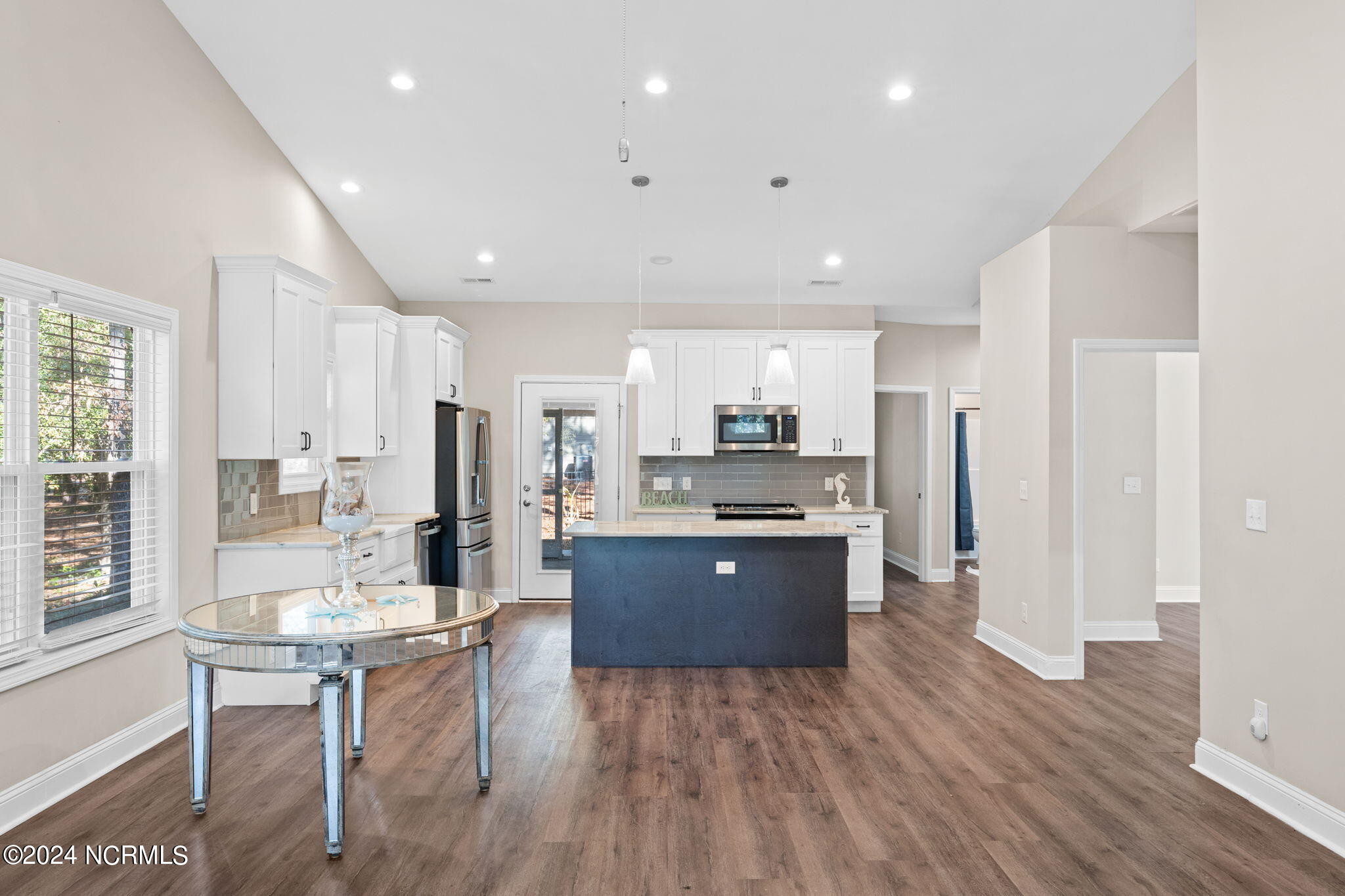 2988 Island Drive SE