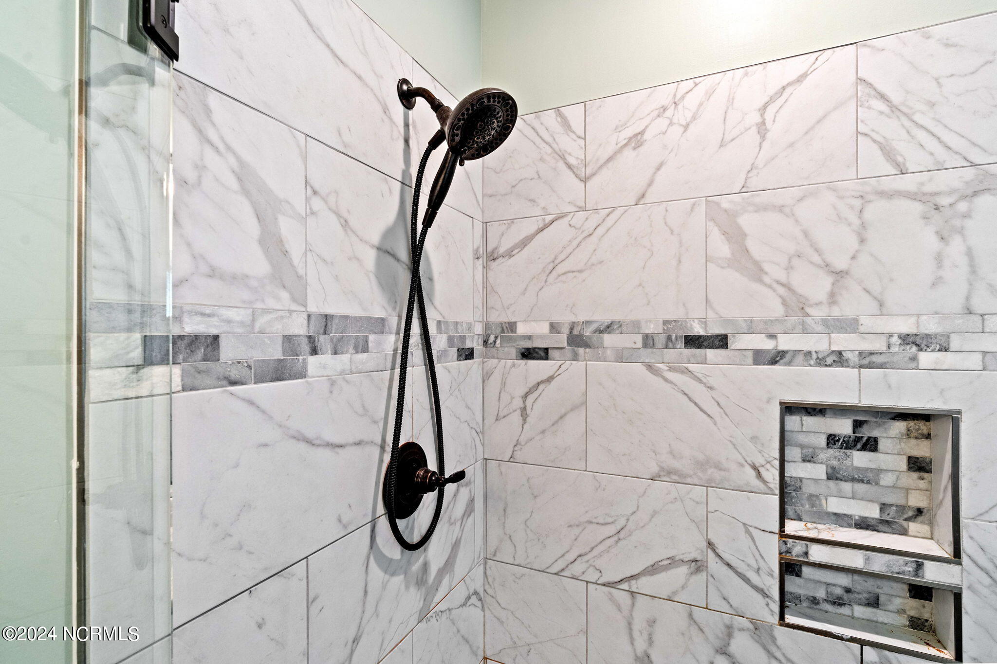 2988 Island Drive SE