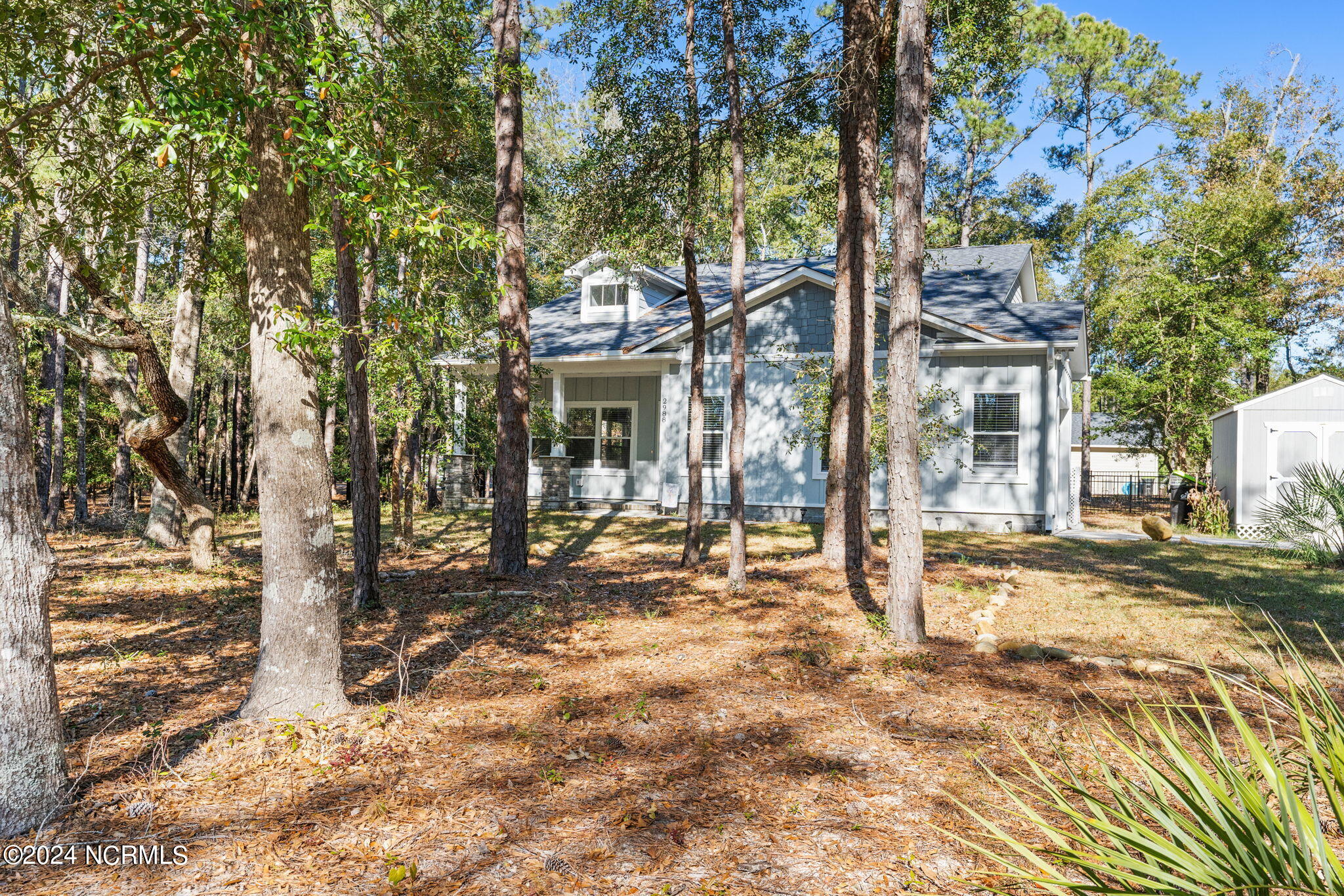 2988 Island Drive SE