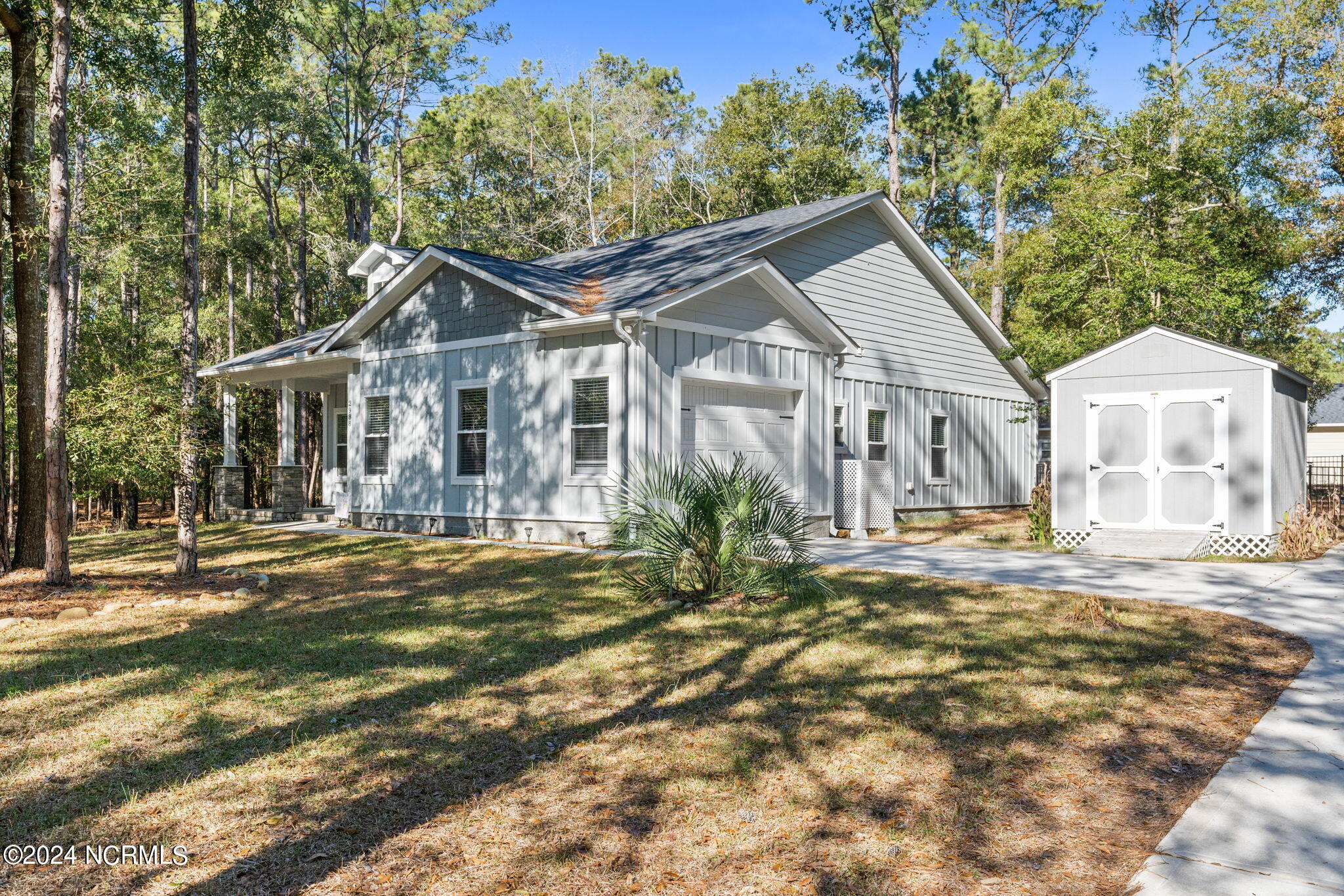 2988 Island Drive SE