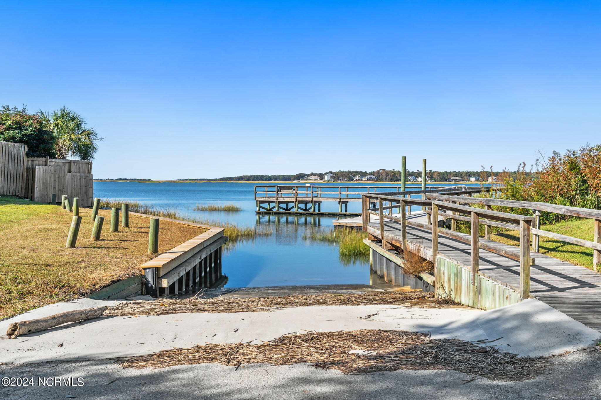 2988 Island Drive SE