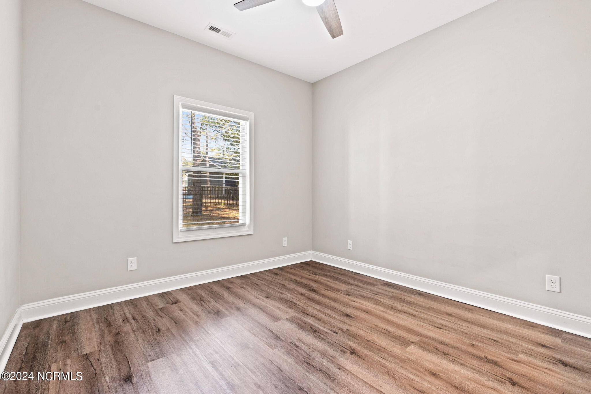 2988 Island Drive SE