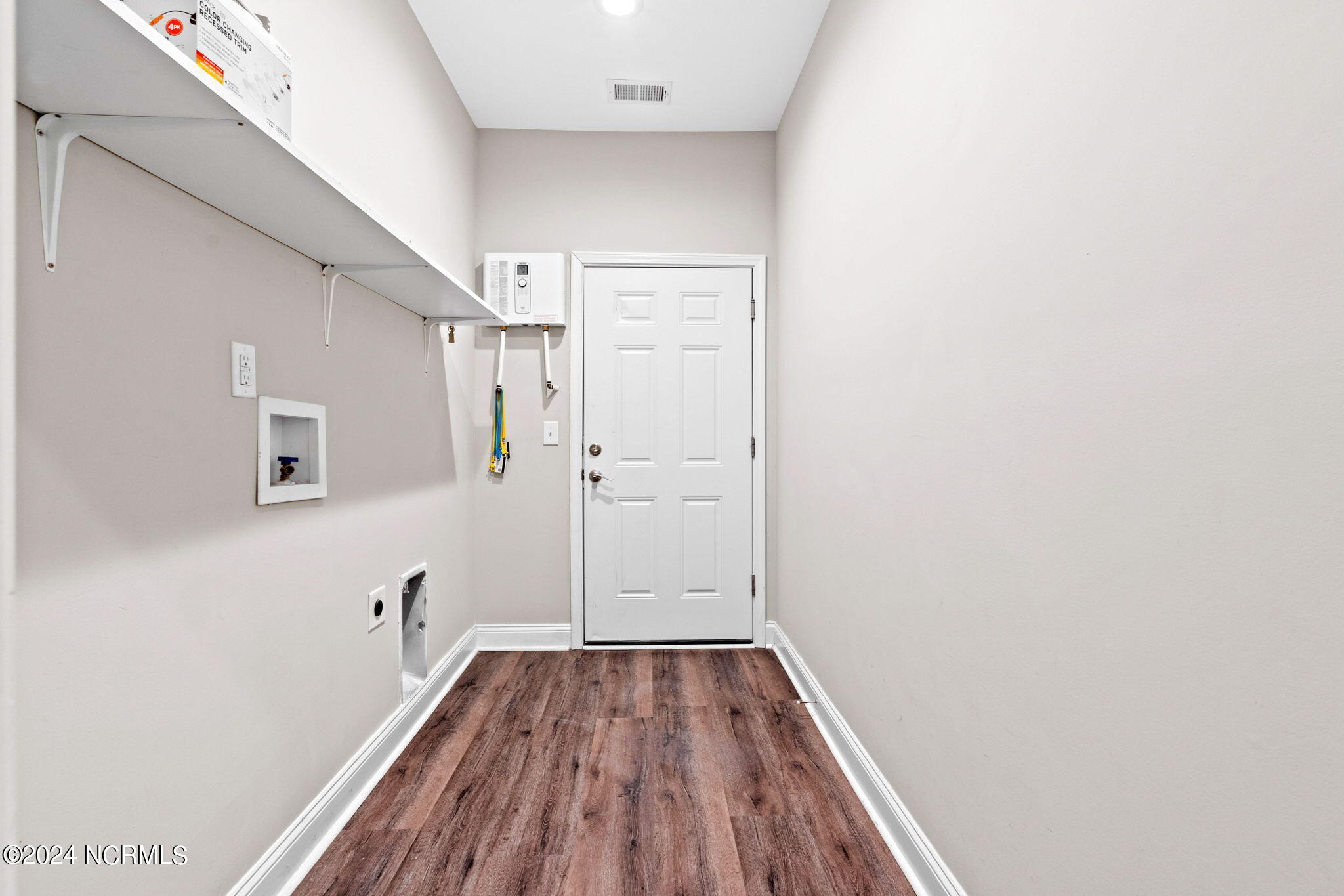 2988 Island Drive SE