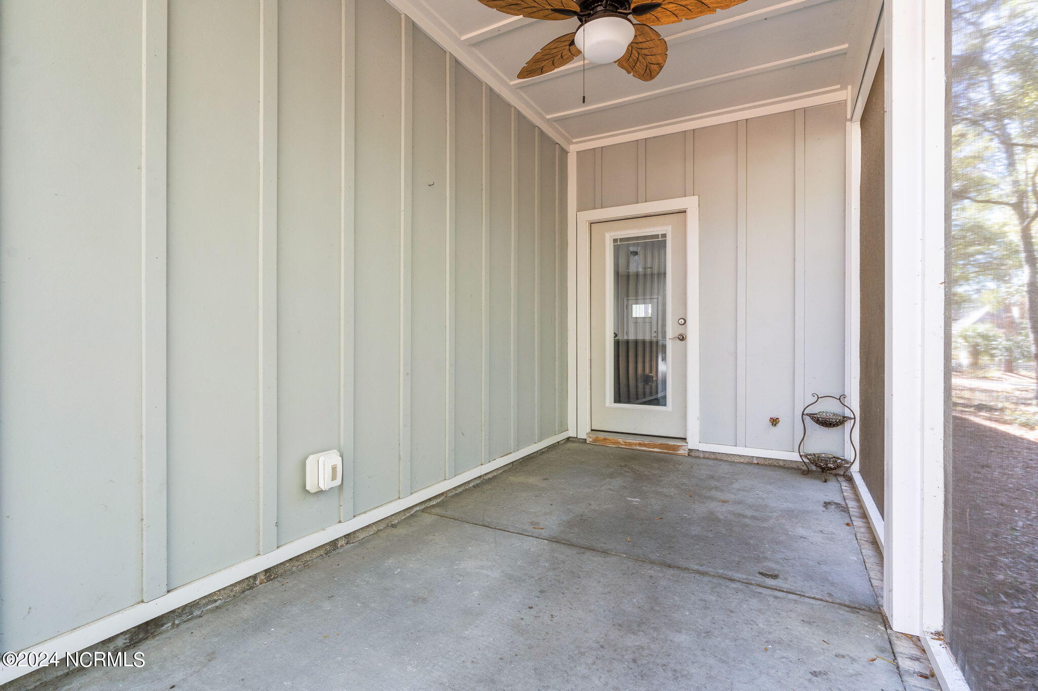 2988 Island Drive SE