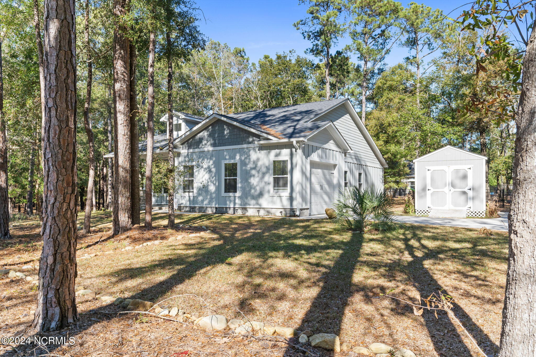 2988 Island Drive SE