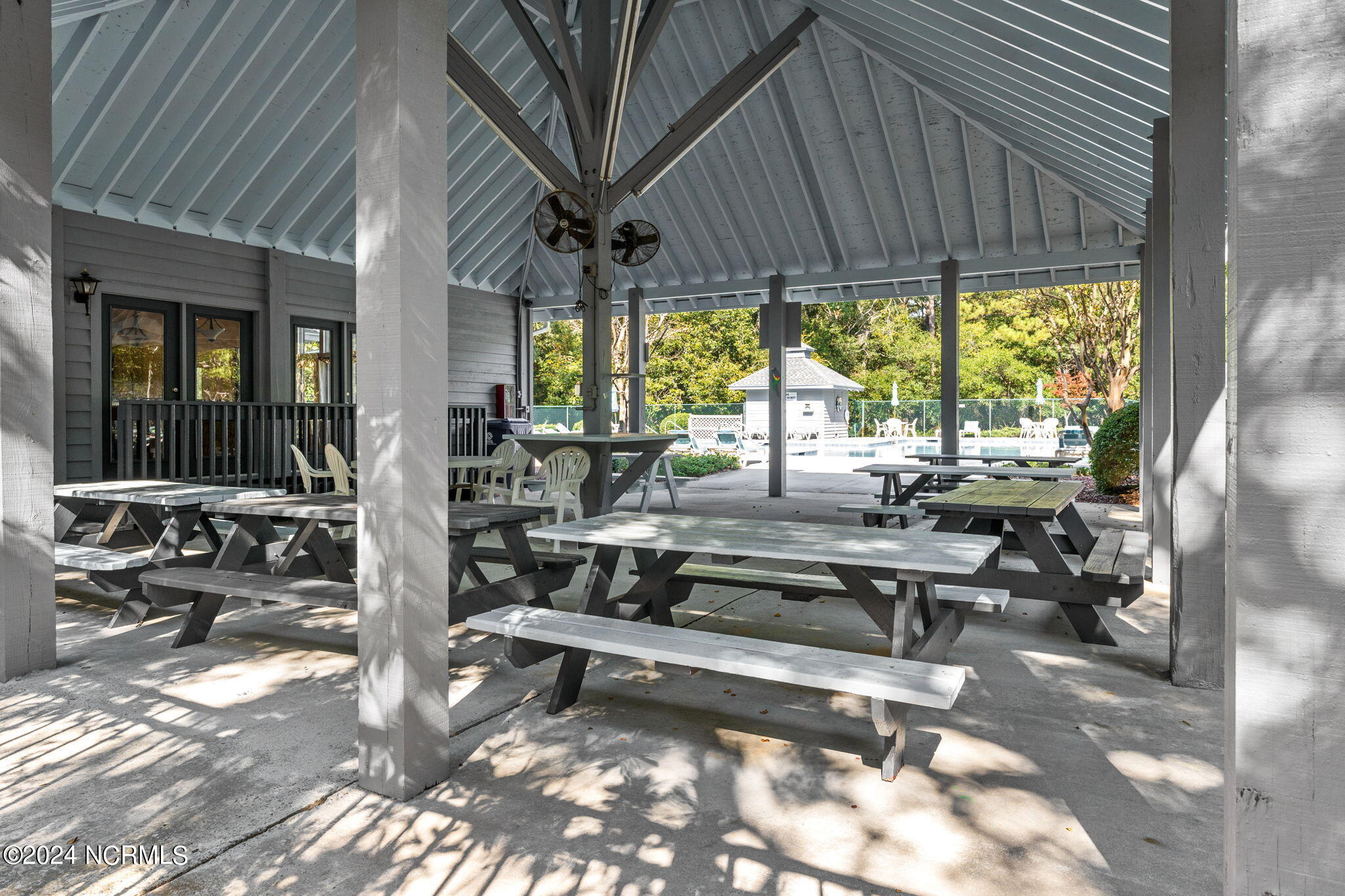 2988 Island Drive SE