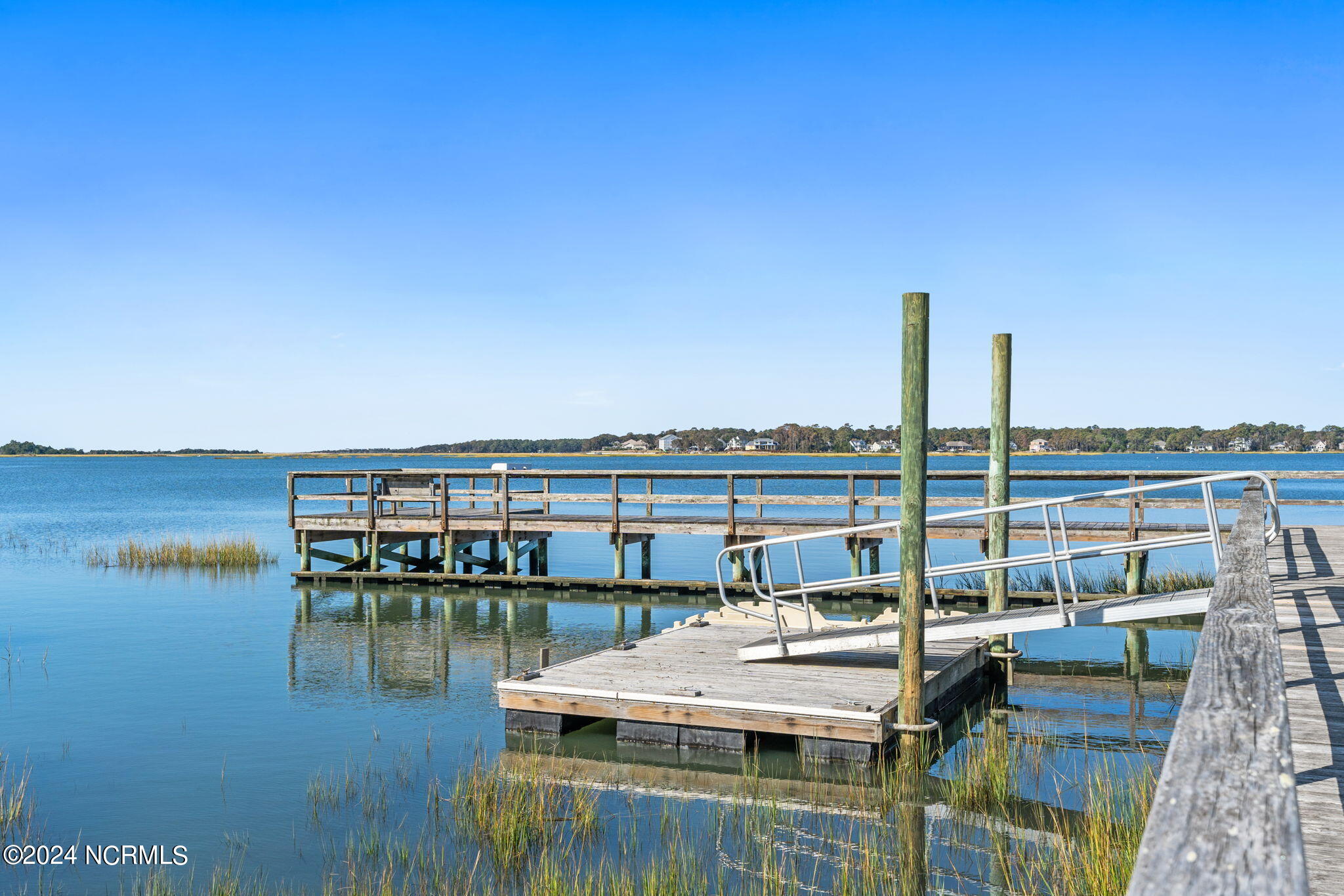 2988 Island Drive SE