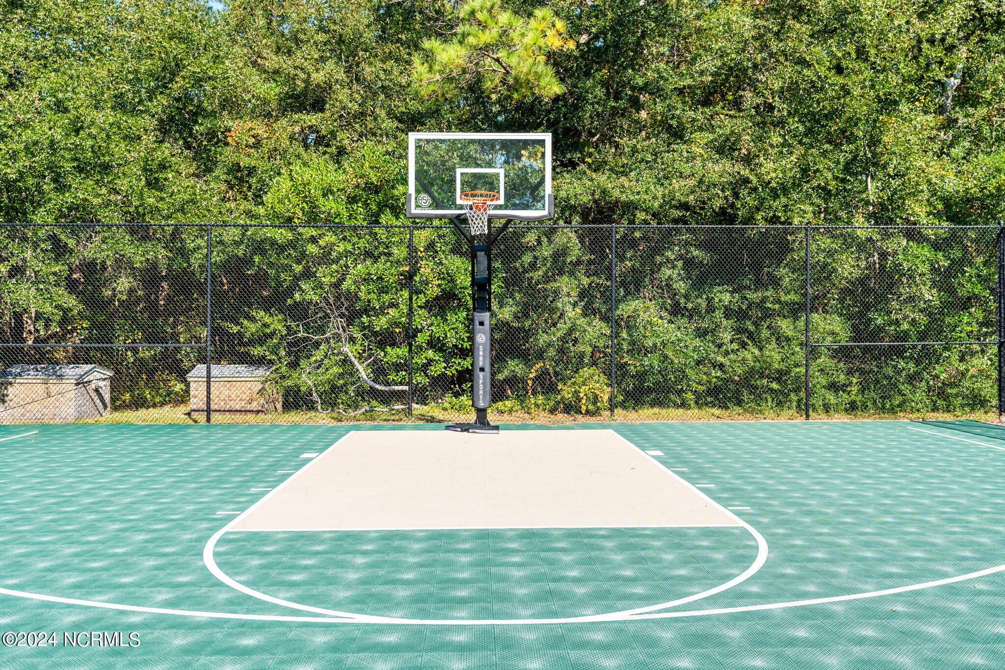 2988 Island Drive SE